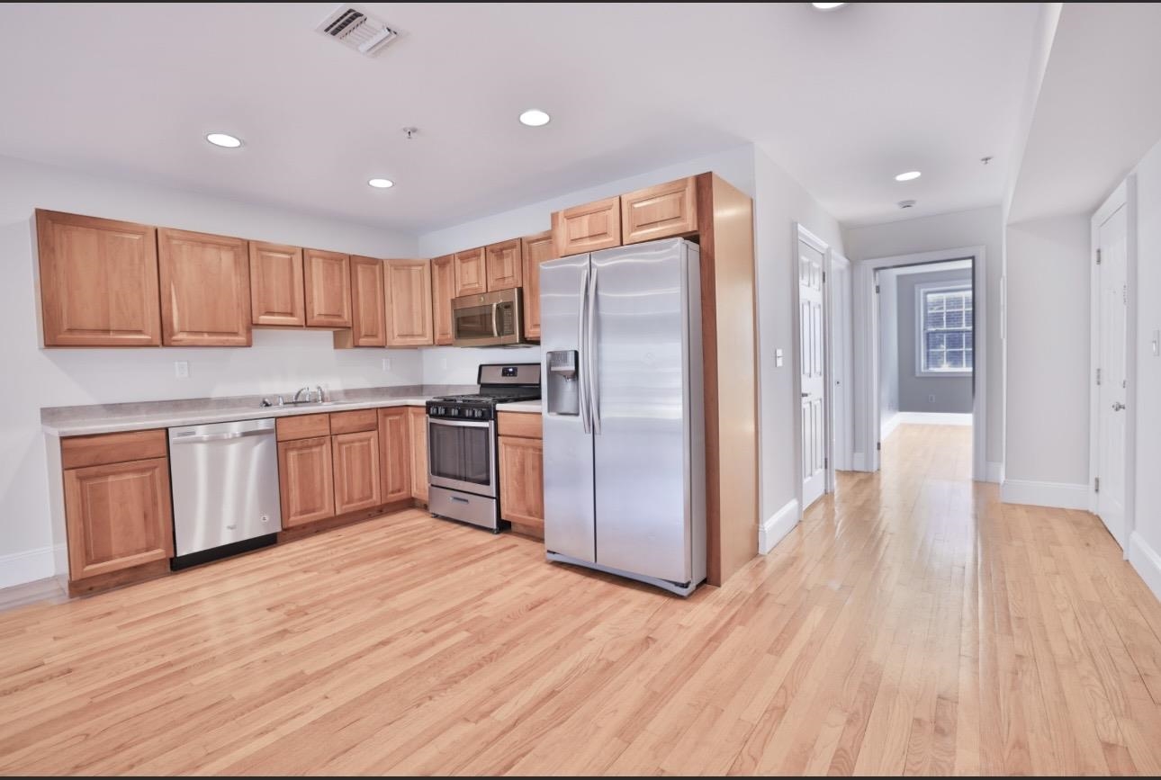 1703 CLIFF ST - Photo 2