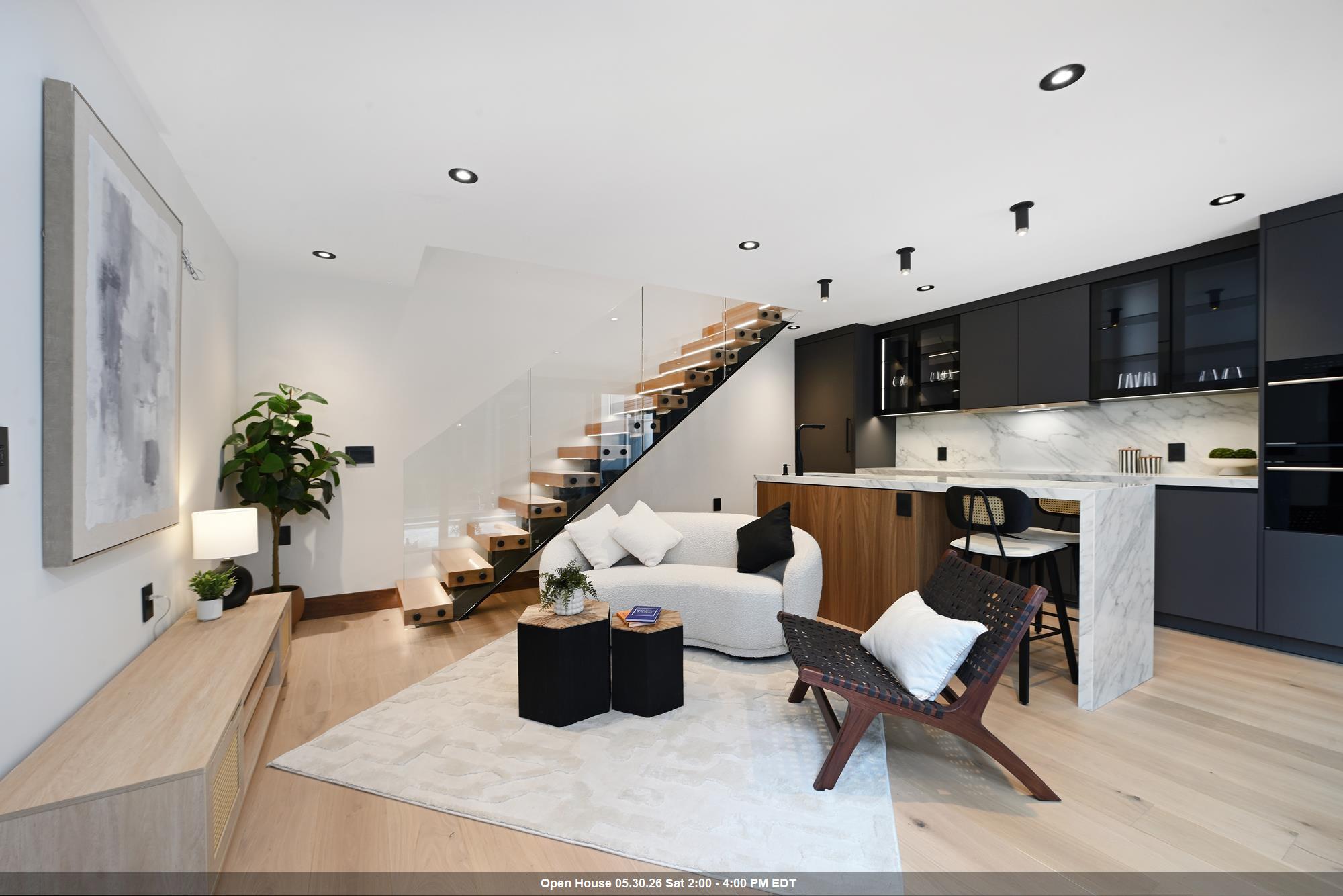 91 HANCOCK AVE - Photo 1