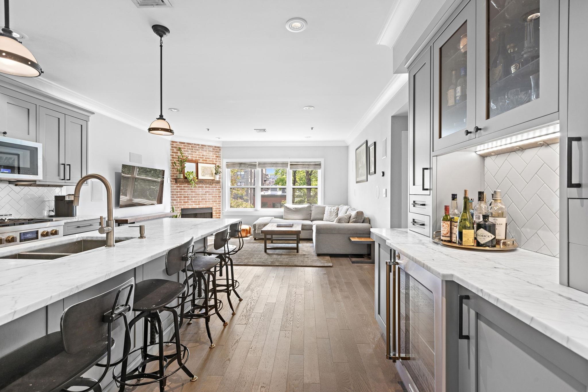 1313 PARK AVE - Photo 2