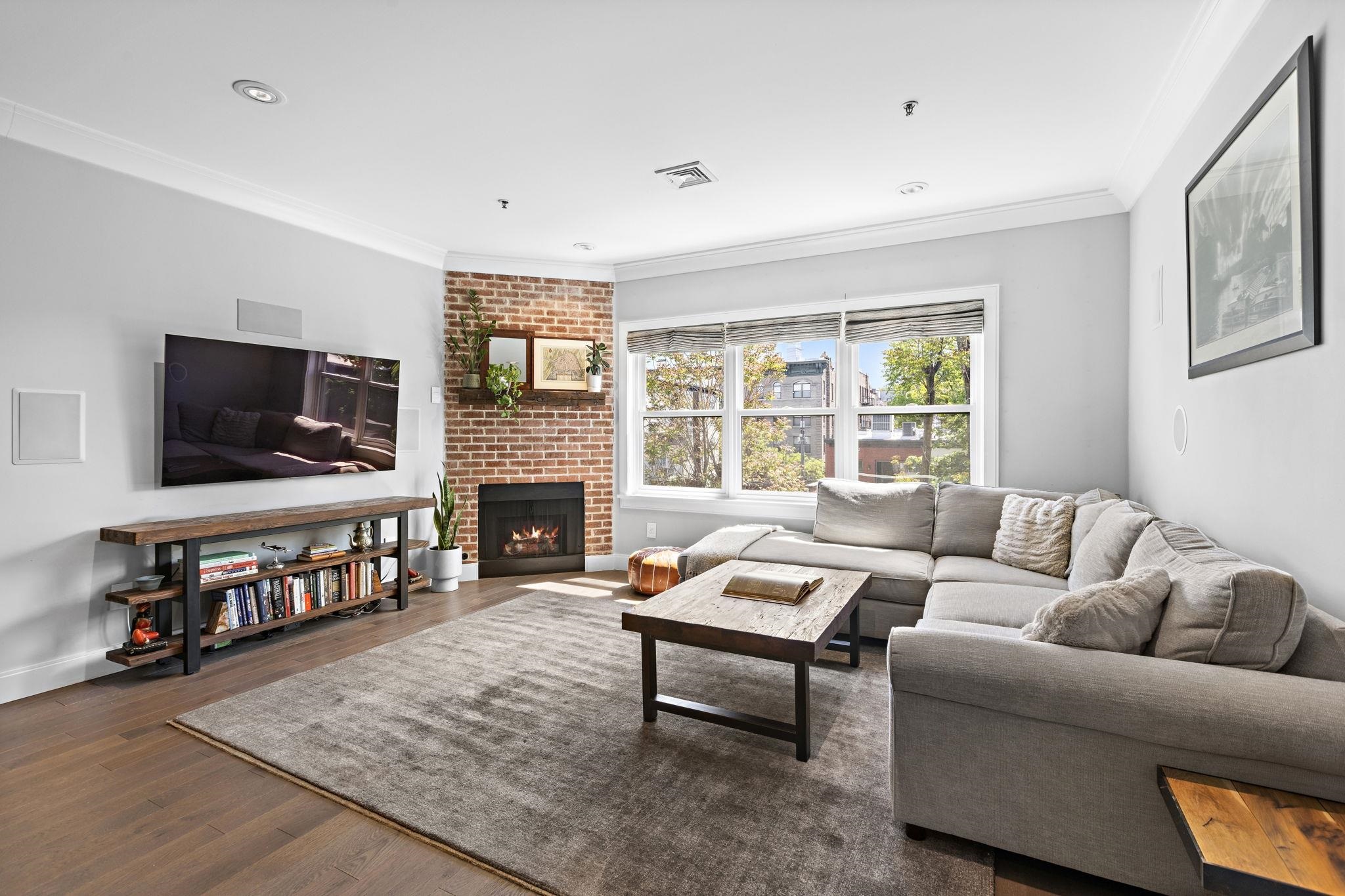 1313 PARK AVE - Photo 5