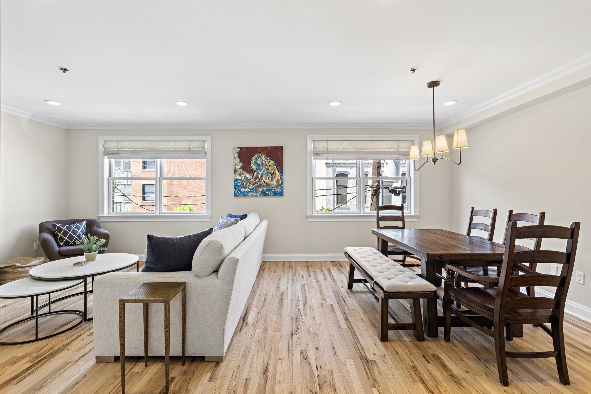 225 CLINTON ST - Photo 2