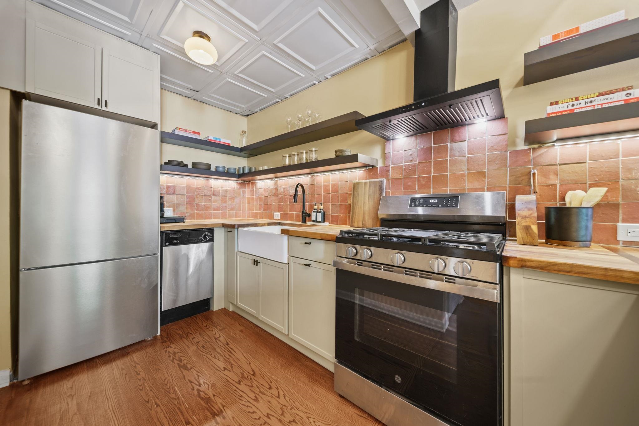 158 WAYNE ST - Photo 3