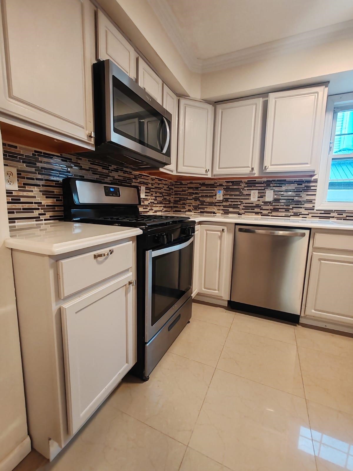 1406 86TH ST - Photo 3