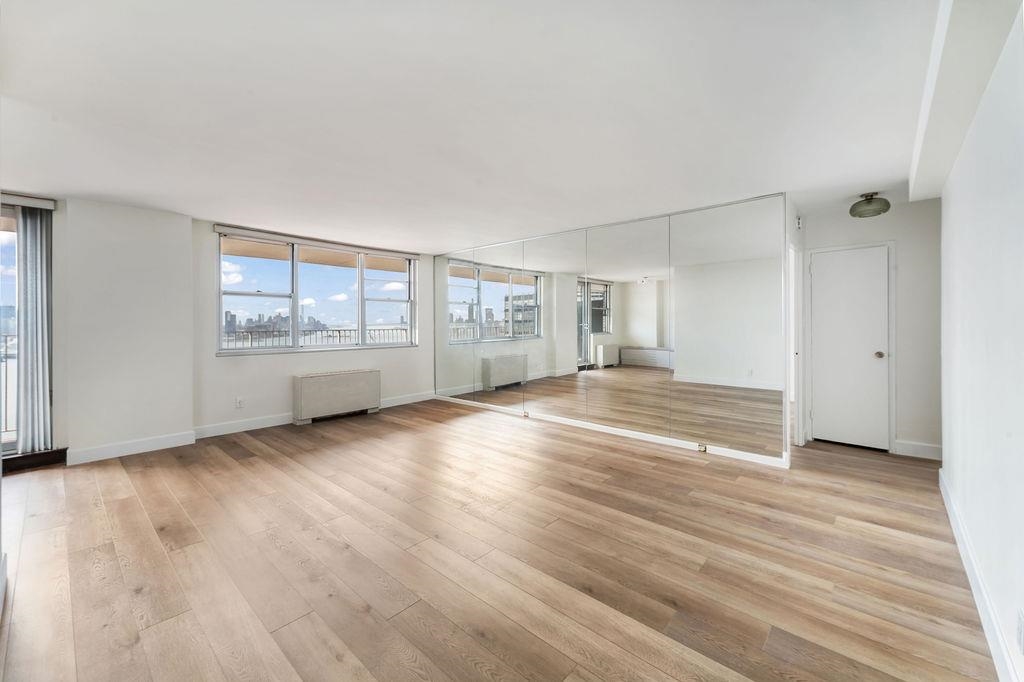 6040 BLVD EAST - Photo 2