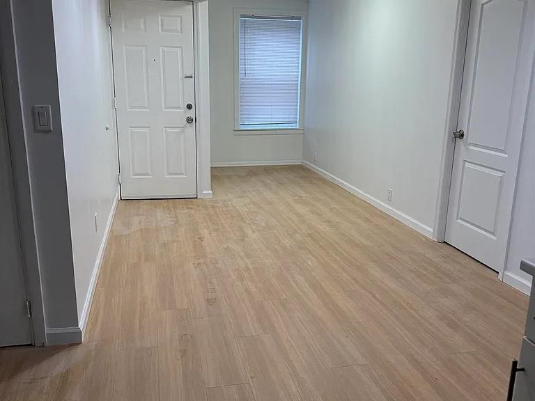 298 PRINCETON AVE - Photo 2