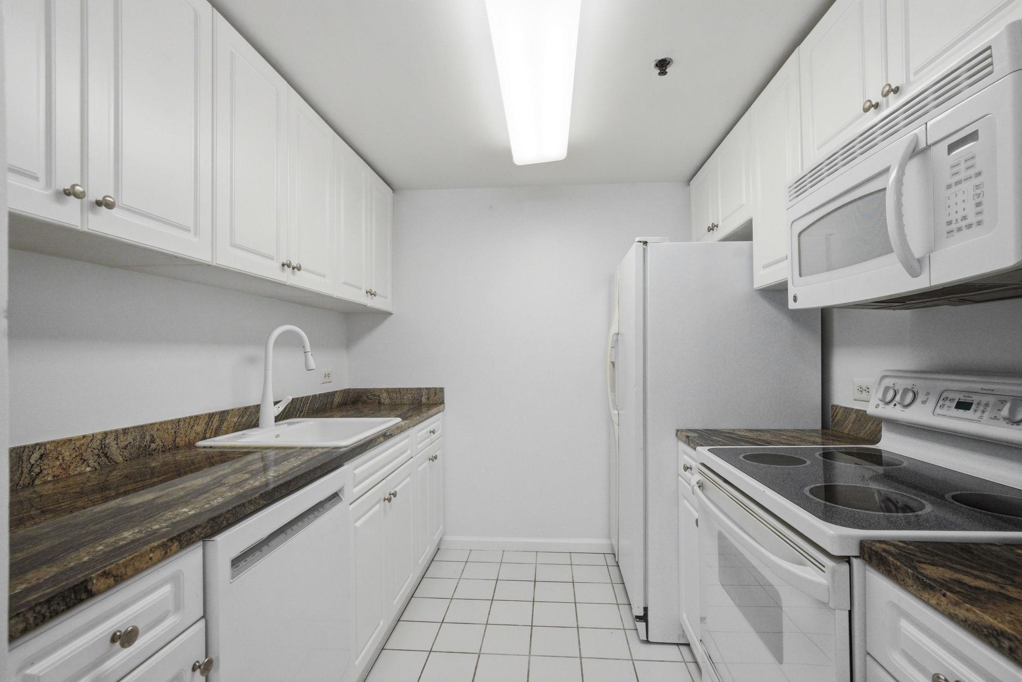 2 CONSTITUTION CT - Photo 3