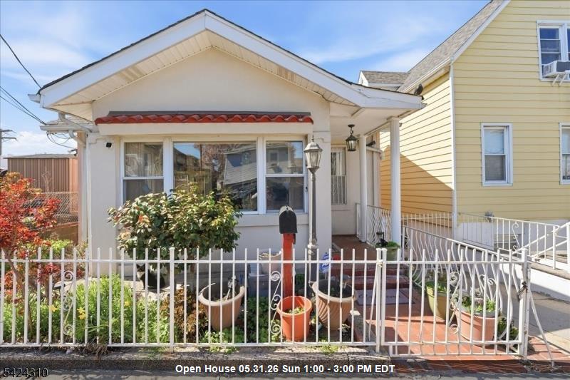 4701 ASCHOFF PL - Photo 1