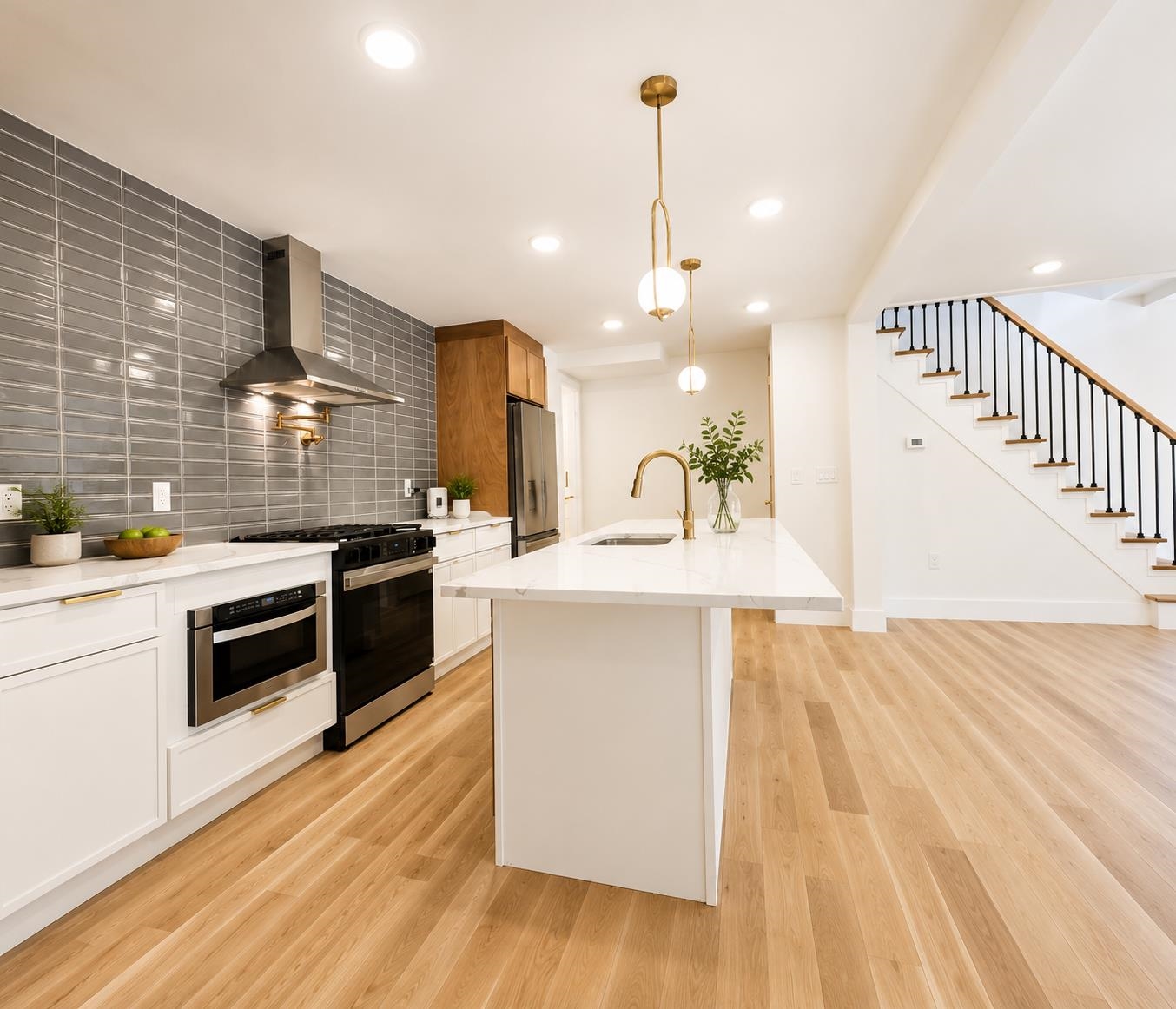 7 PIERCE AVE - Photo 1