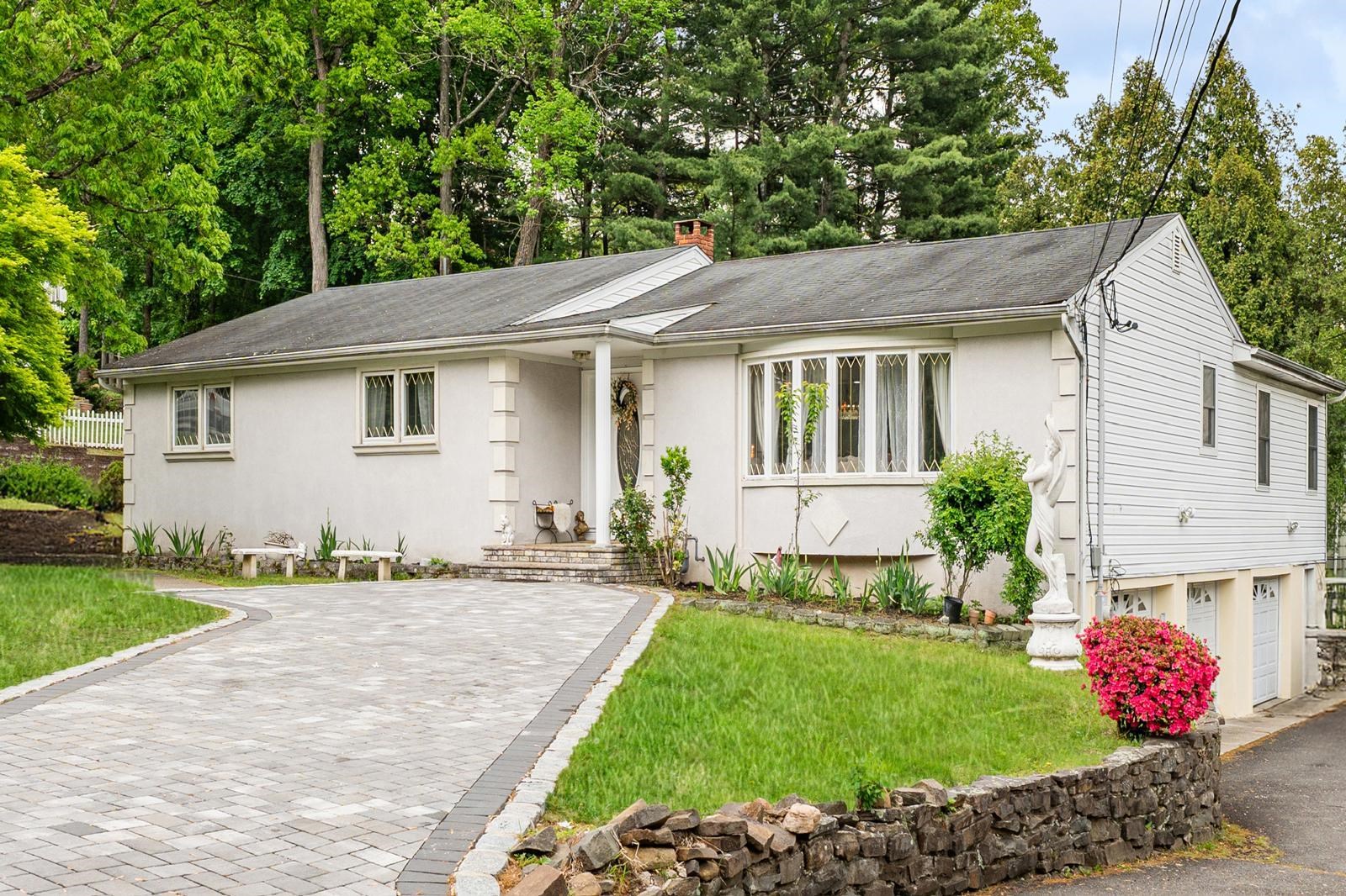 210 ALPS RD - Photo 2