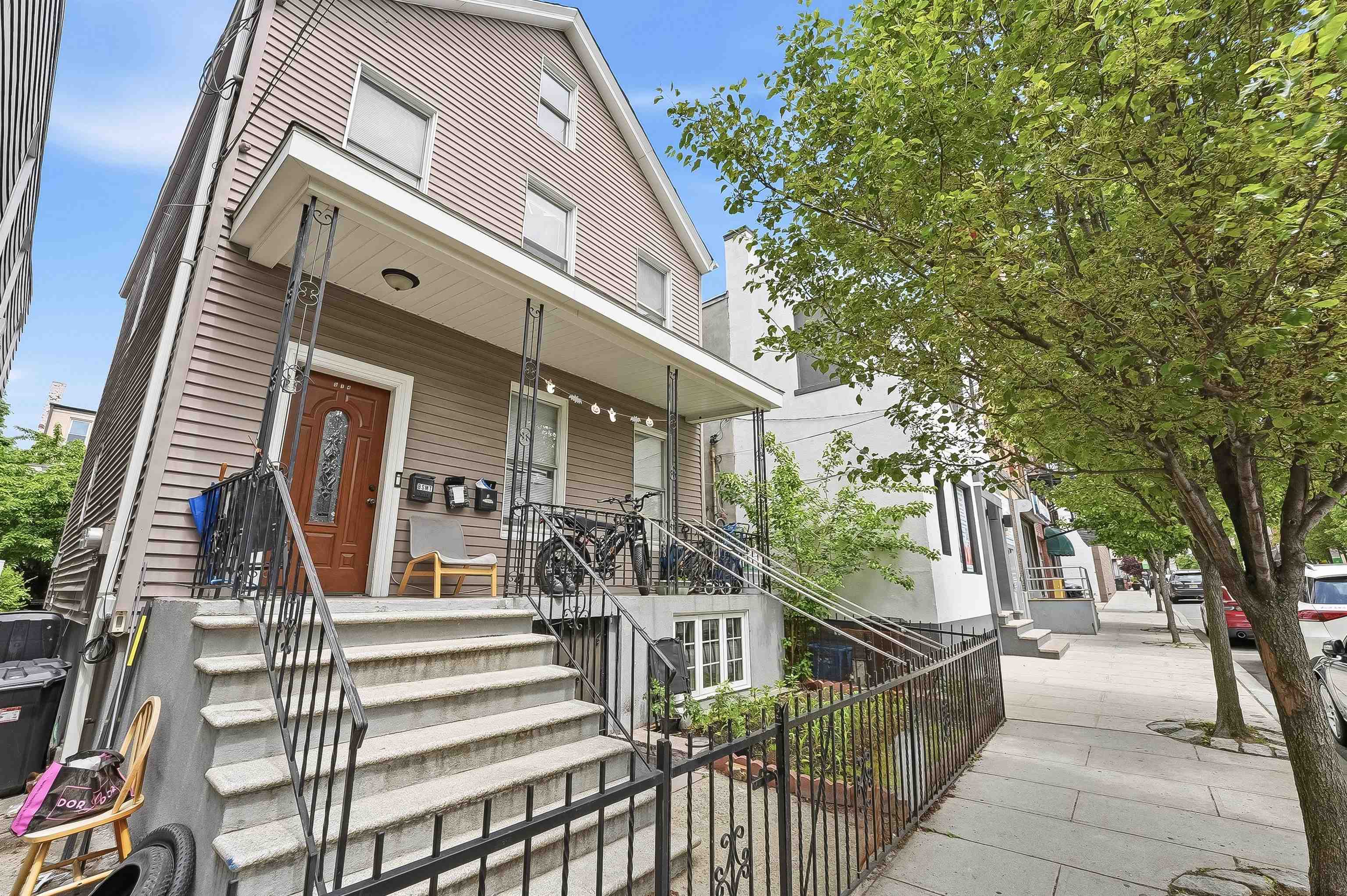 514 42ND ST - Photo 1