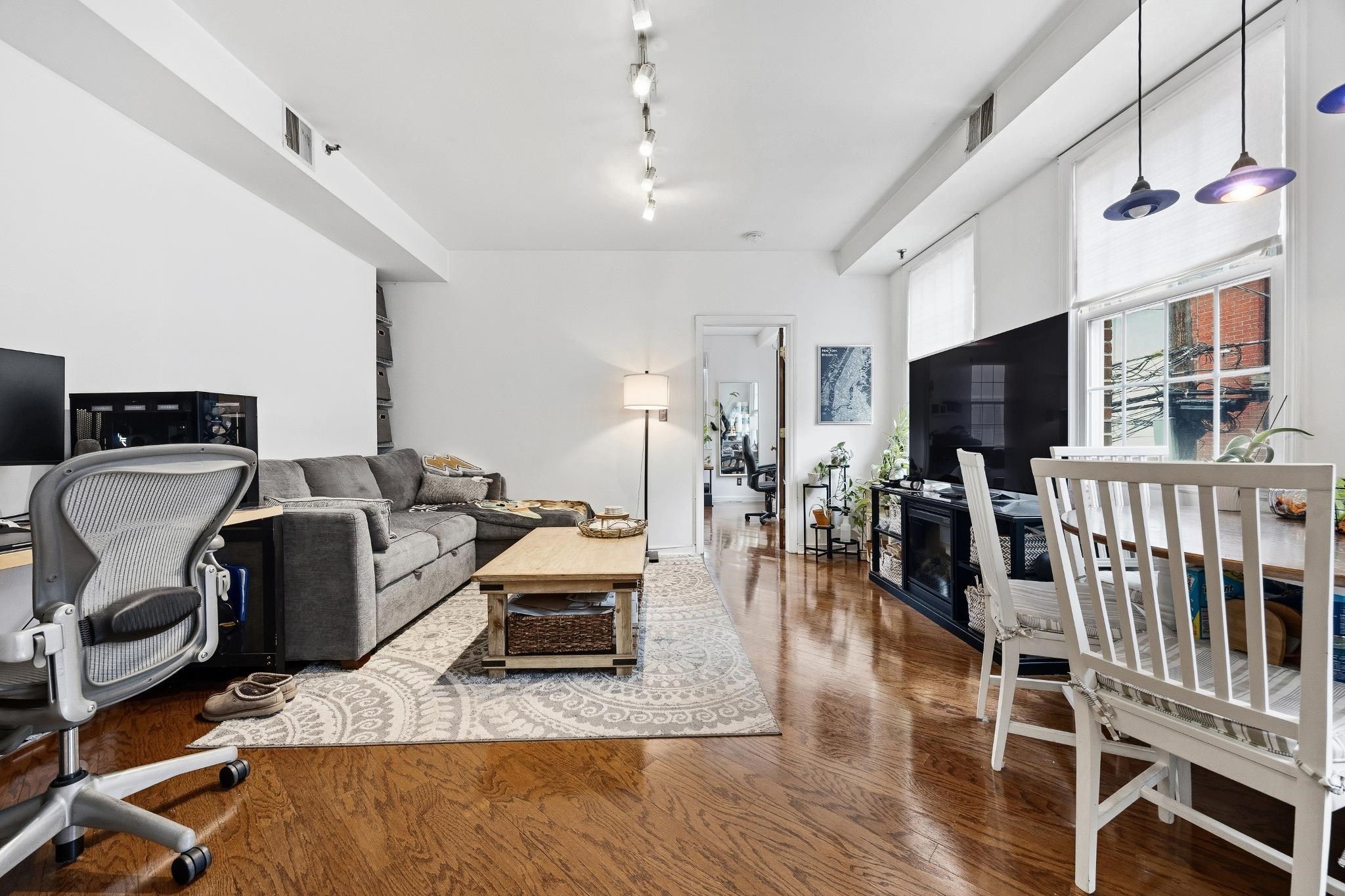61 6TH ST - Photo 3