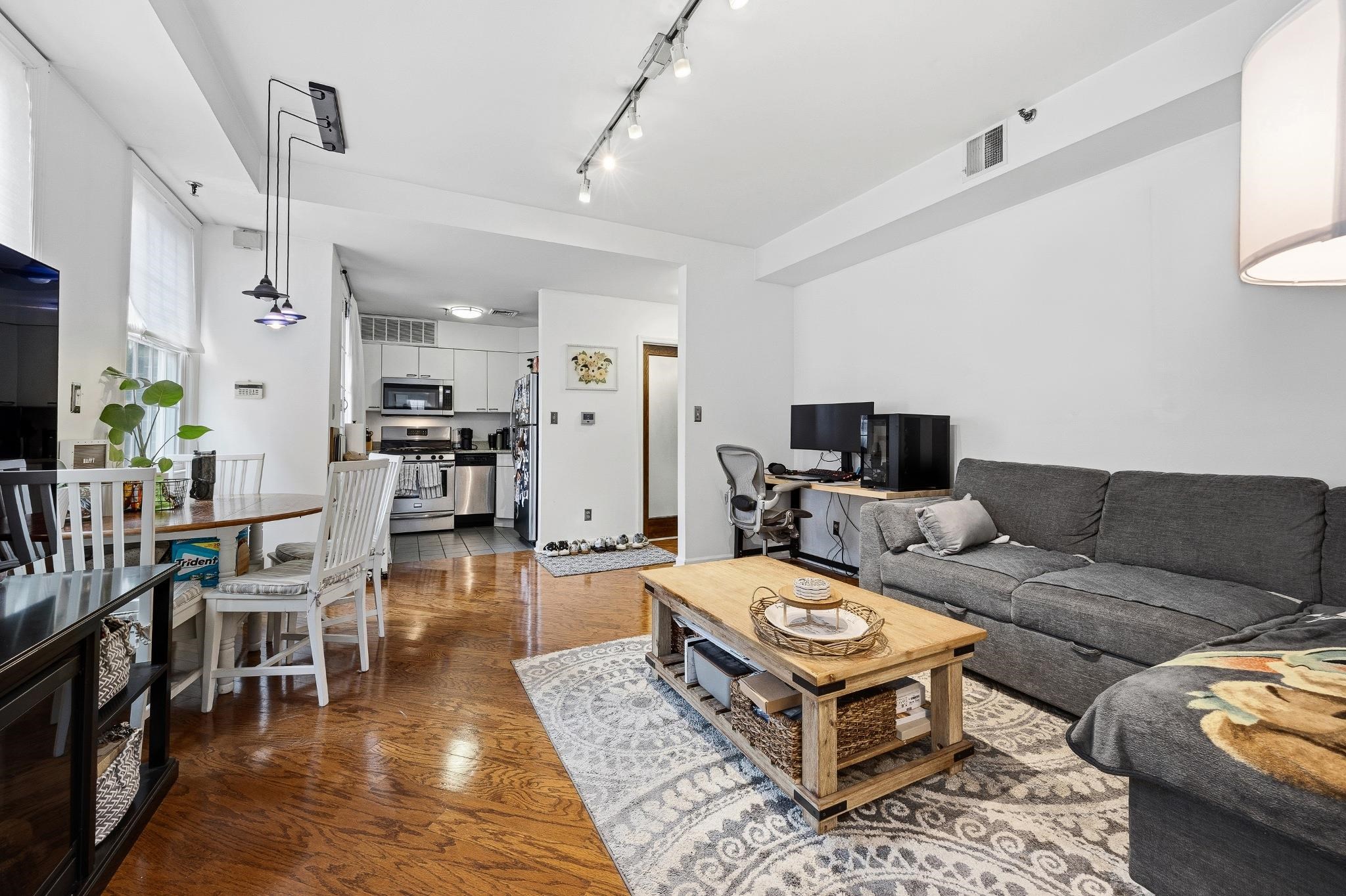 61 6TH ST - Photo 4