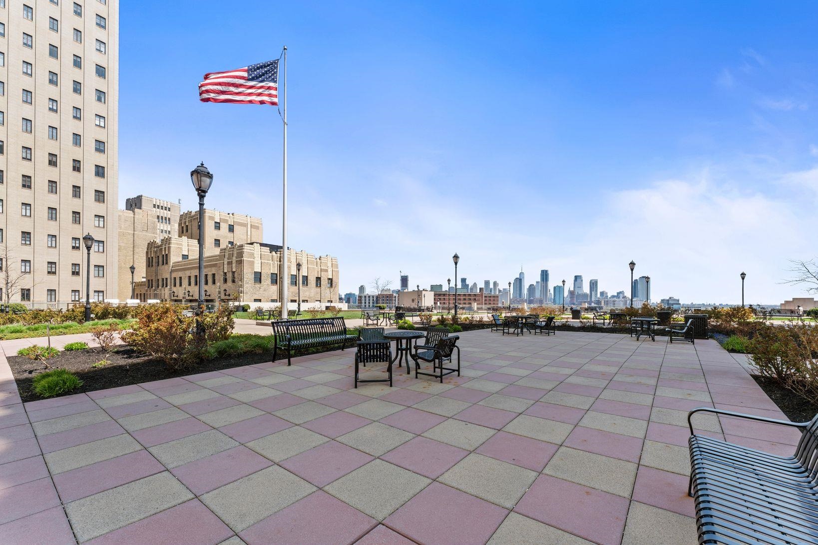 4 BEACON WAY #805