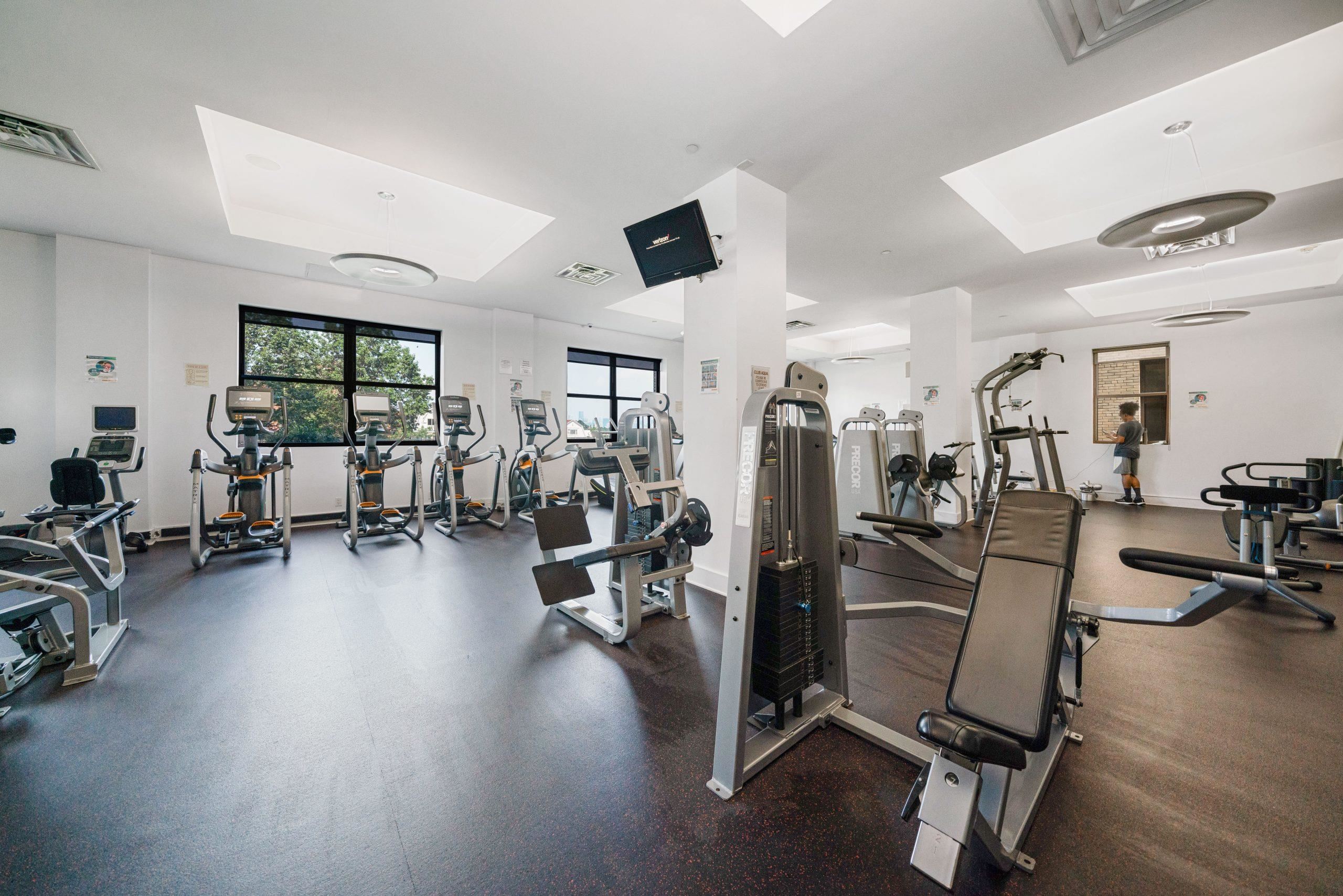 4 BEACON WAY #805