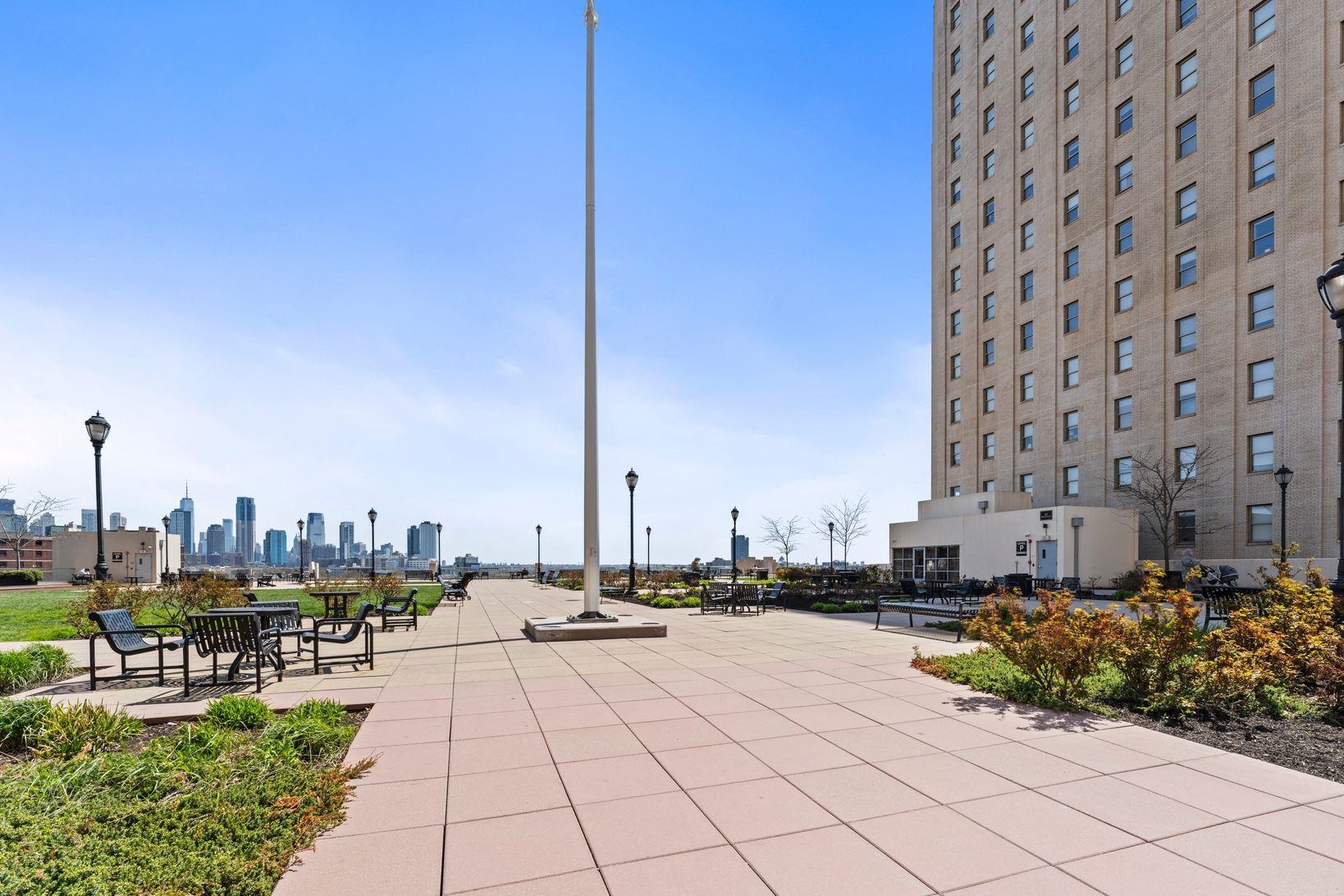 4 BEACON WAY #805