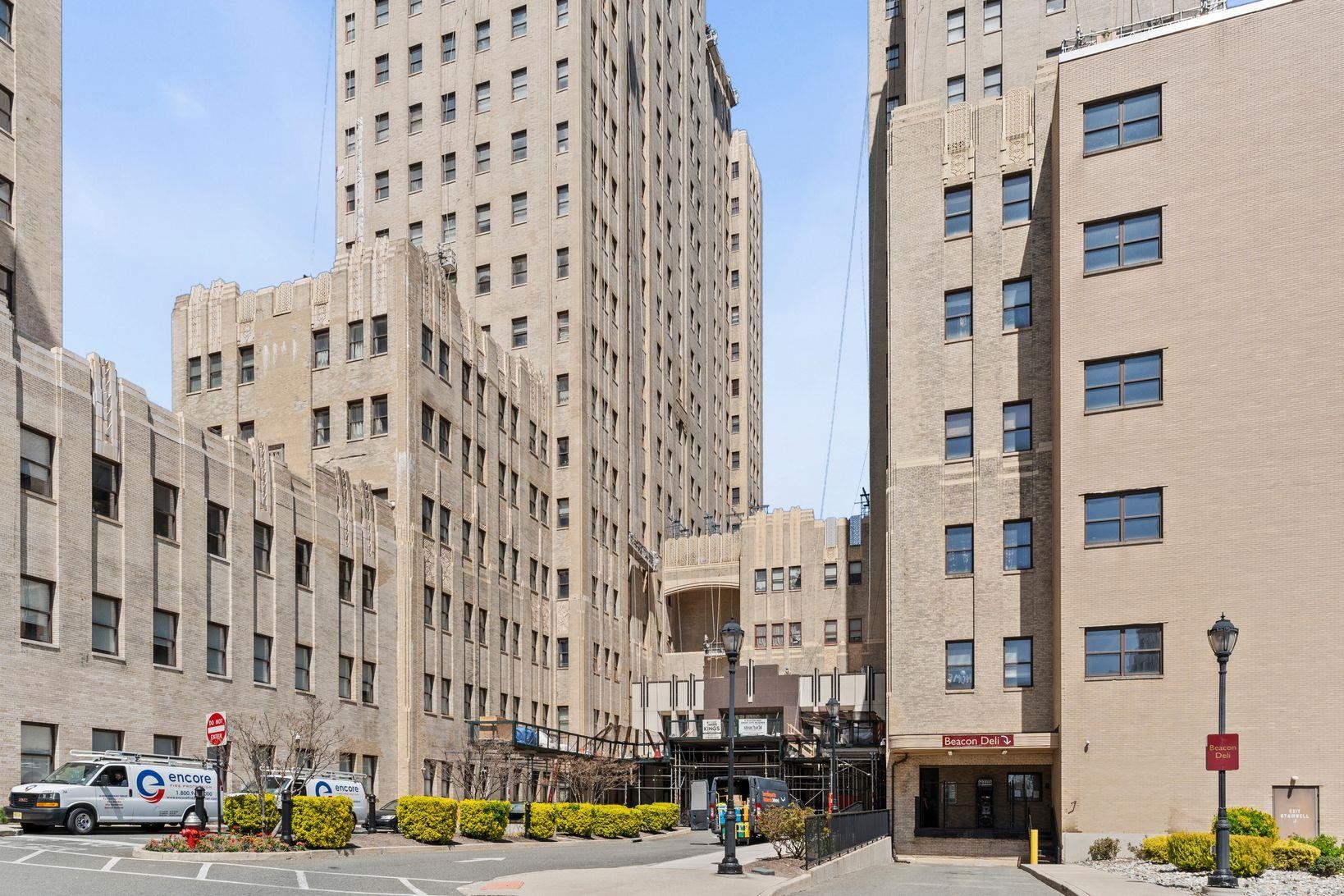 4 BEACON WAY #805