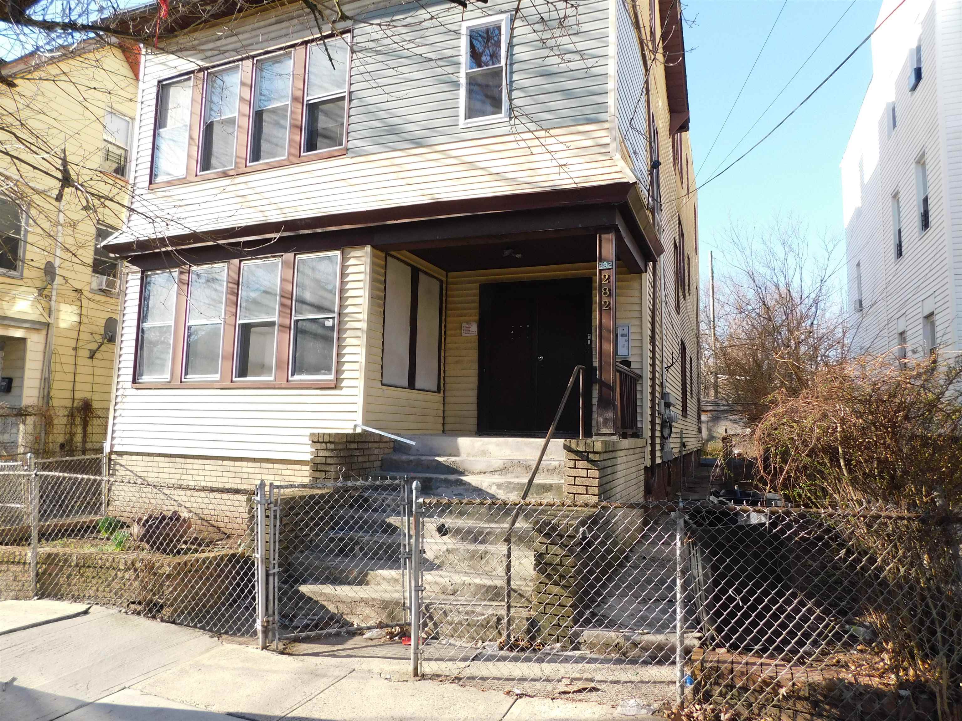 282 RENNER AVE - Photo 1