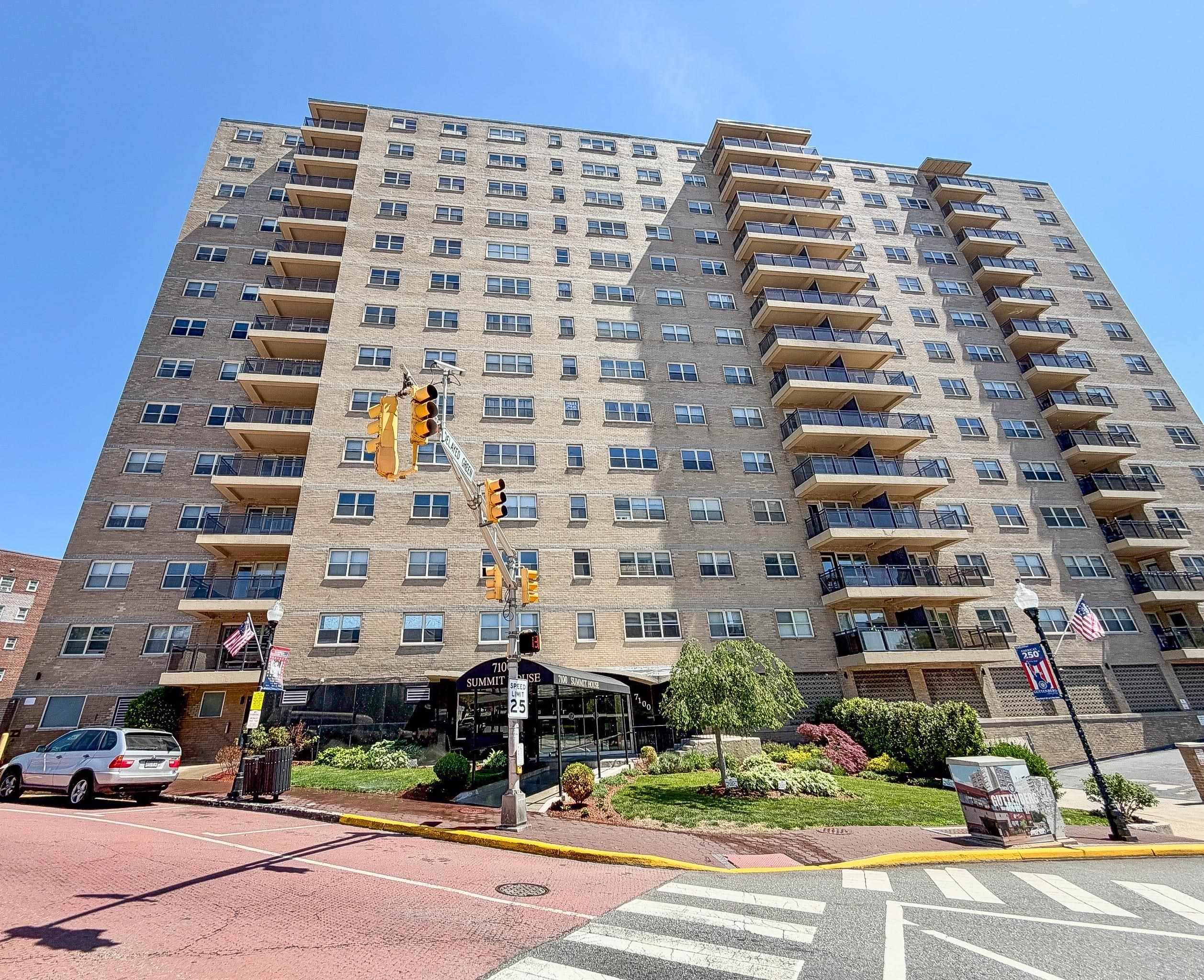 7100 BLVD EAST - Photo 2