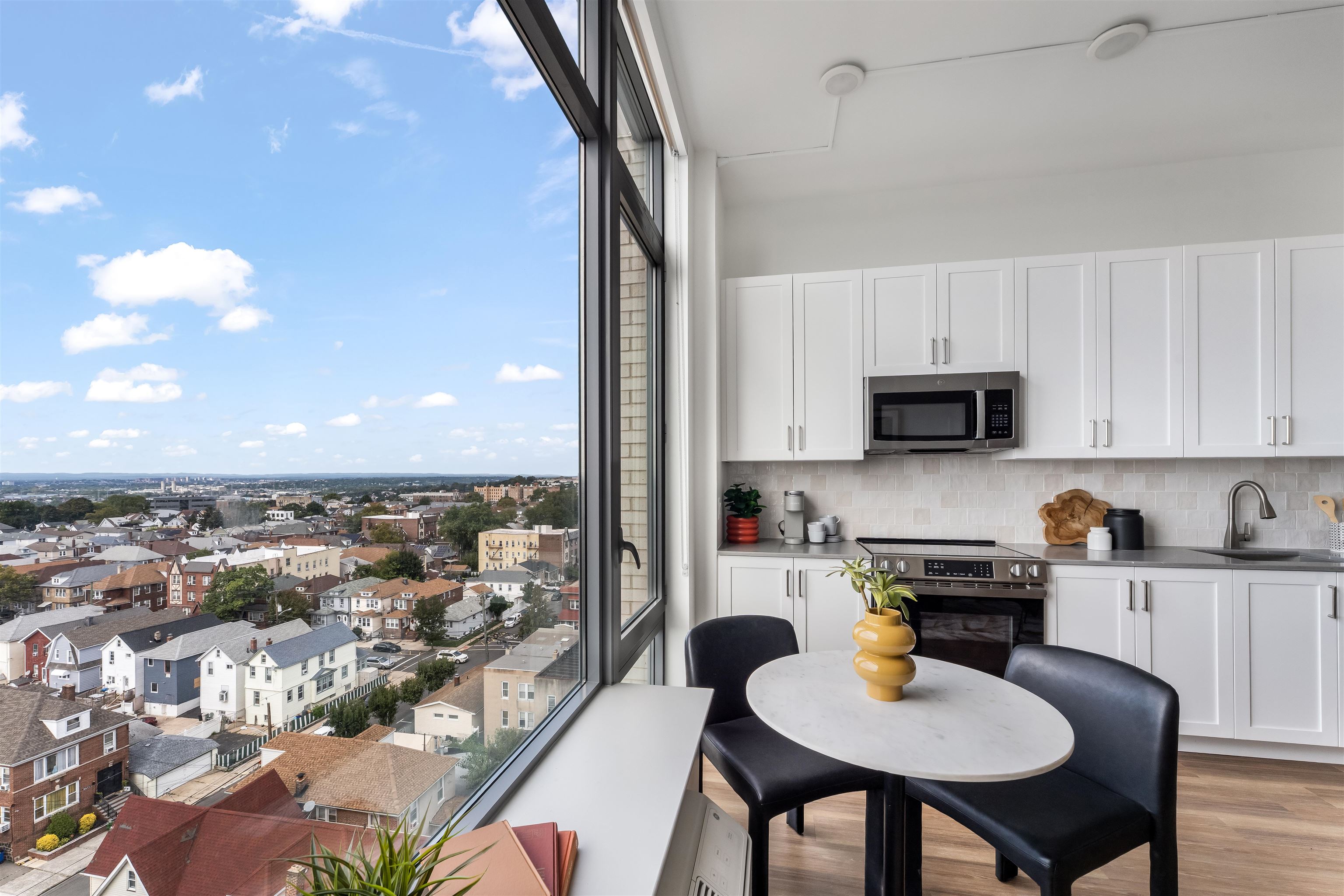 8601 BERGENLINE AVE - Photo 5