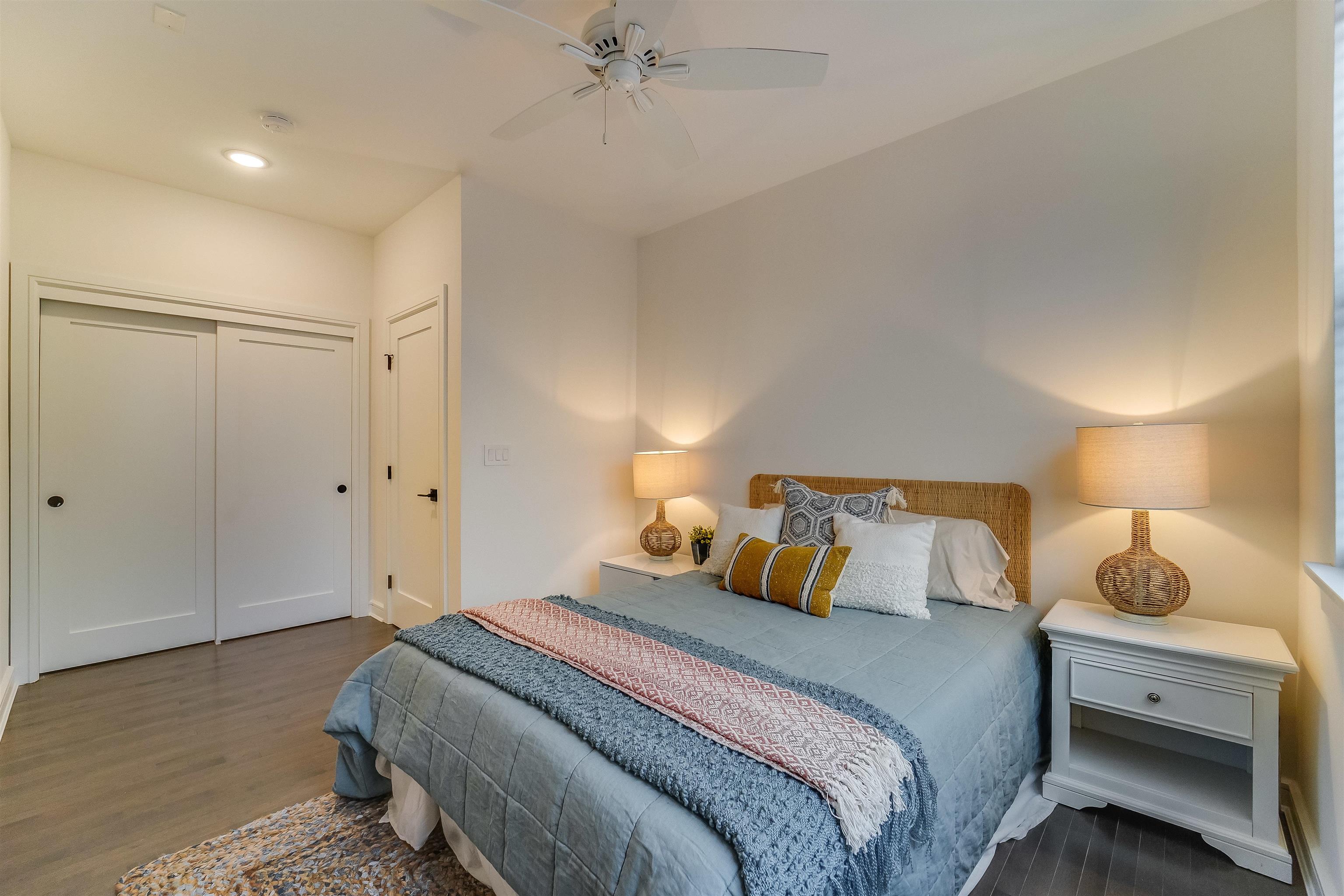 974 SUMMIT AVE - Photo 4