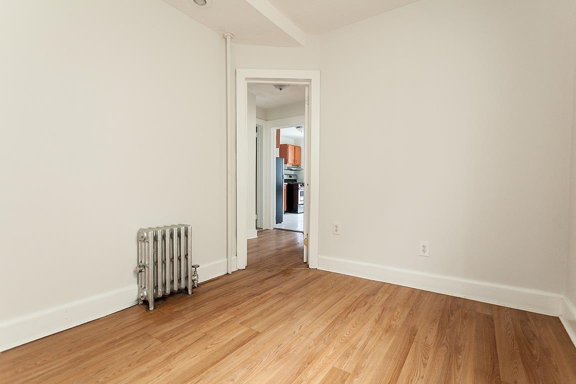 219 BIDWELL AVE - Photo 4