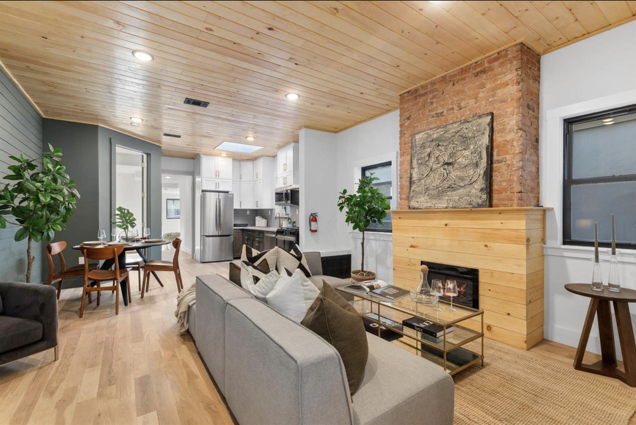 297 NEW YORK AVE - Photo 2