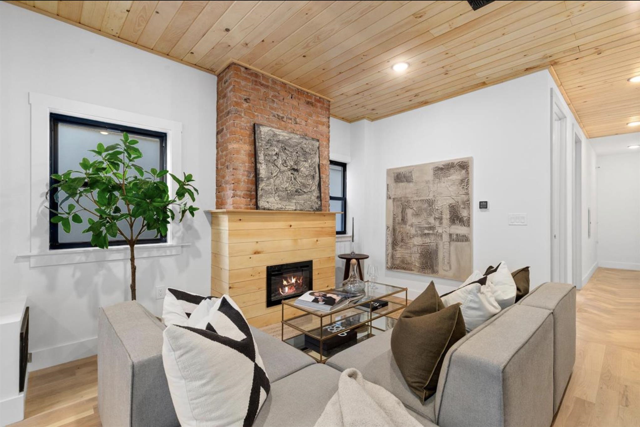 297 NEW YORK AVE - Photo 3