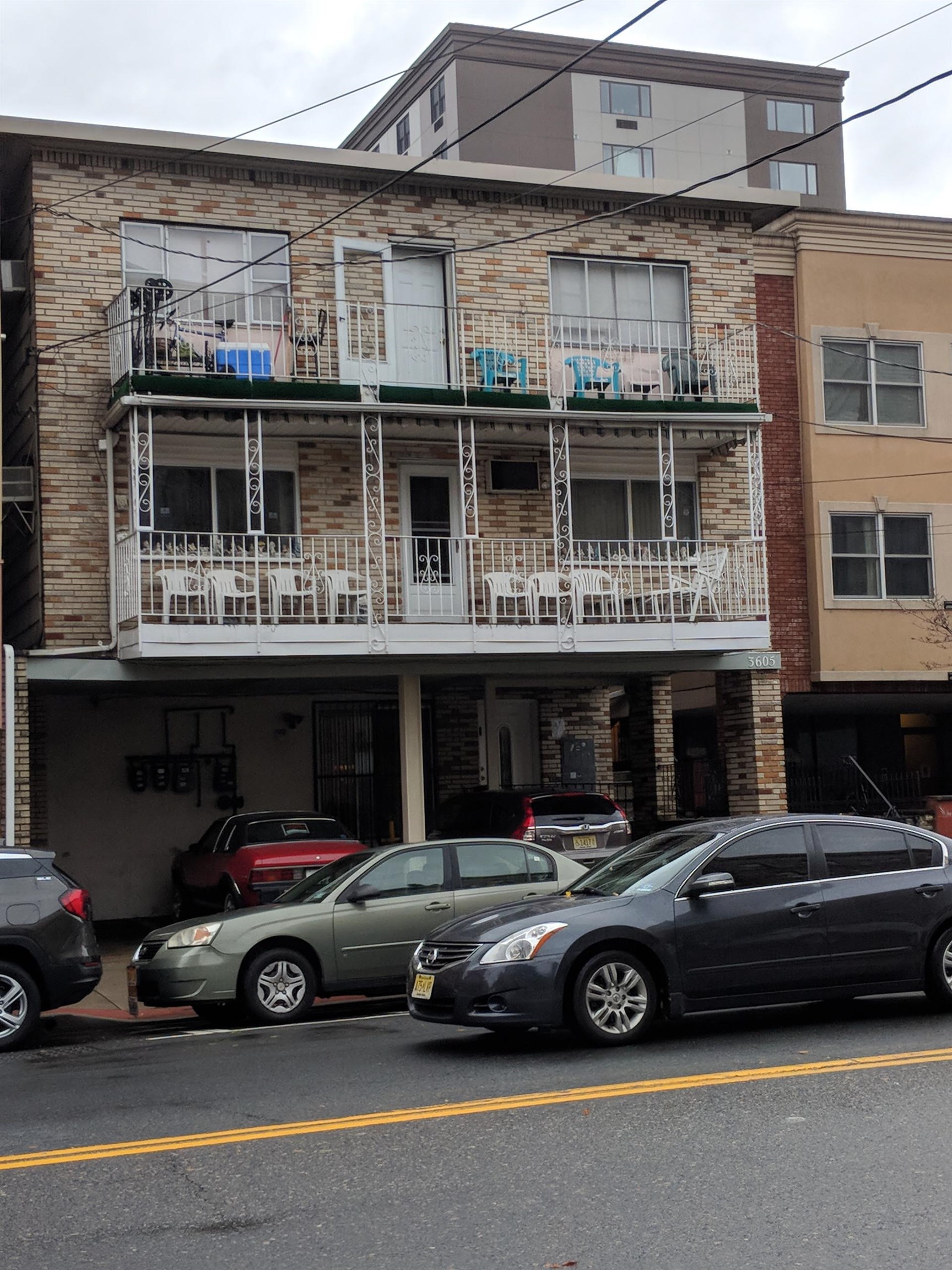 3605 PARK AVE - Photo 1