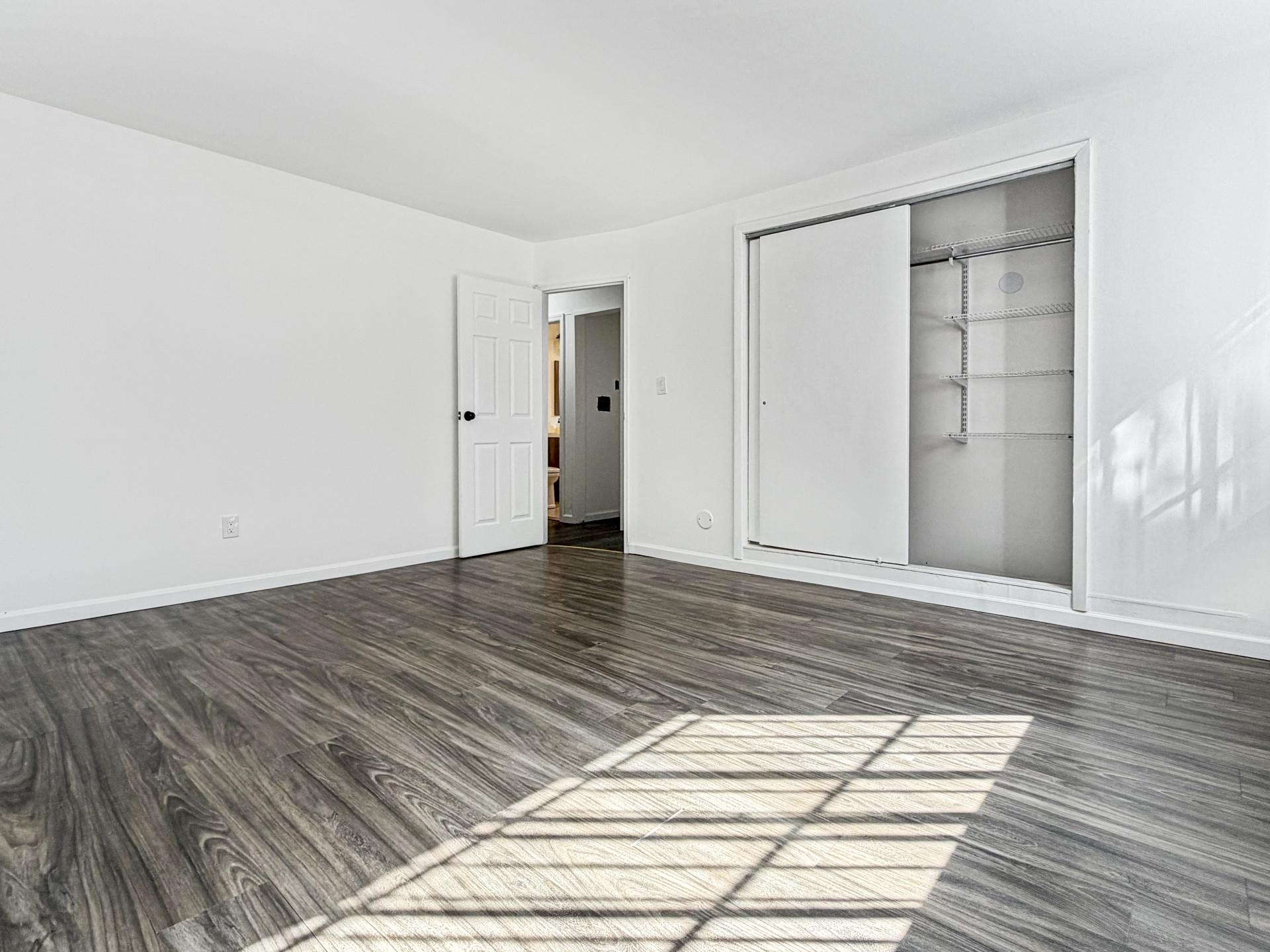 3605 PARK AVE - Photo 4