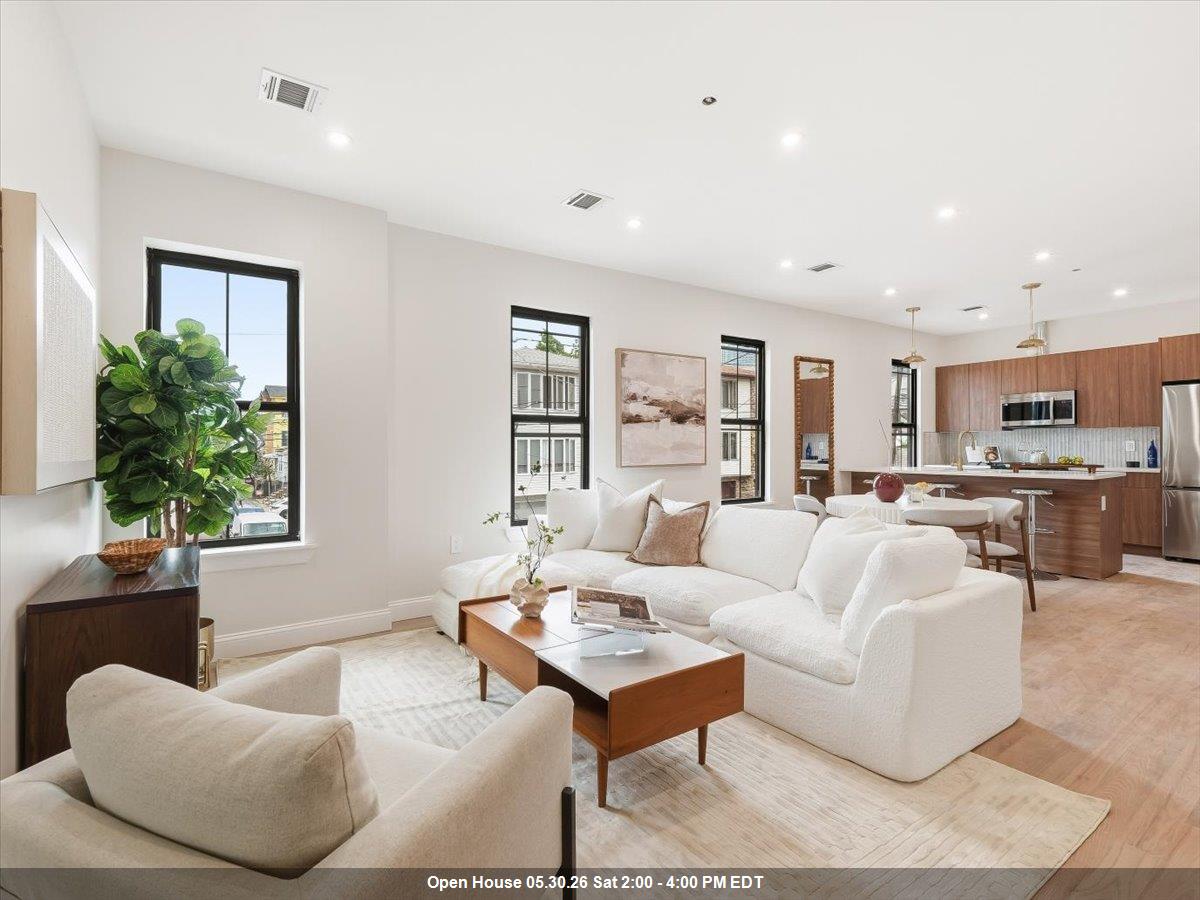 29 WELDON ST - Photo 1