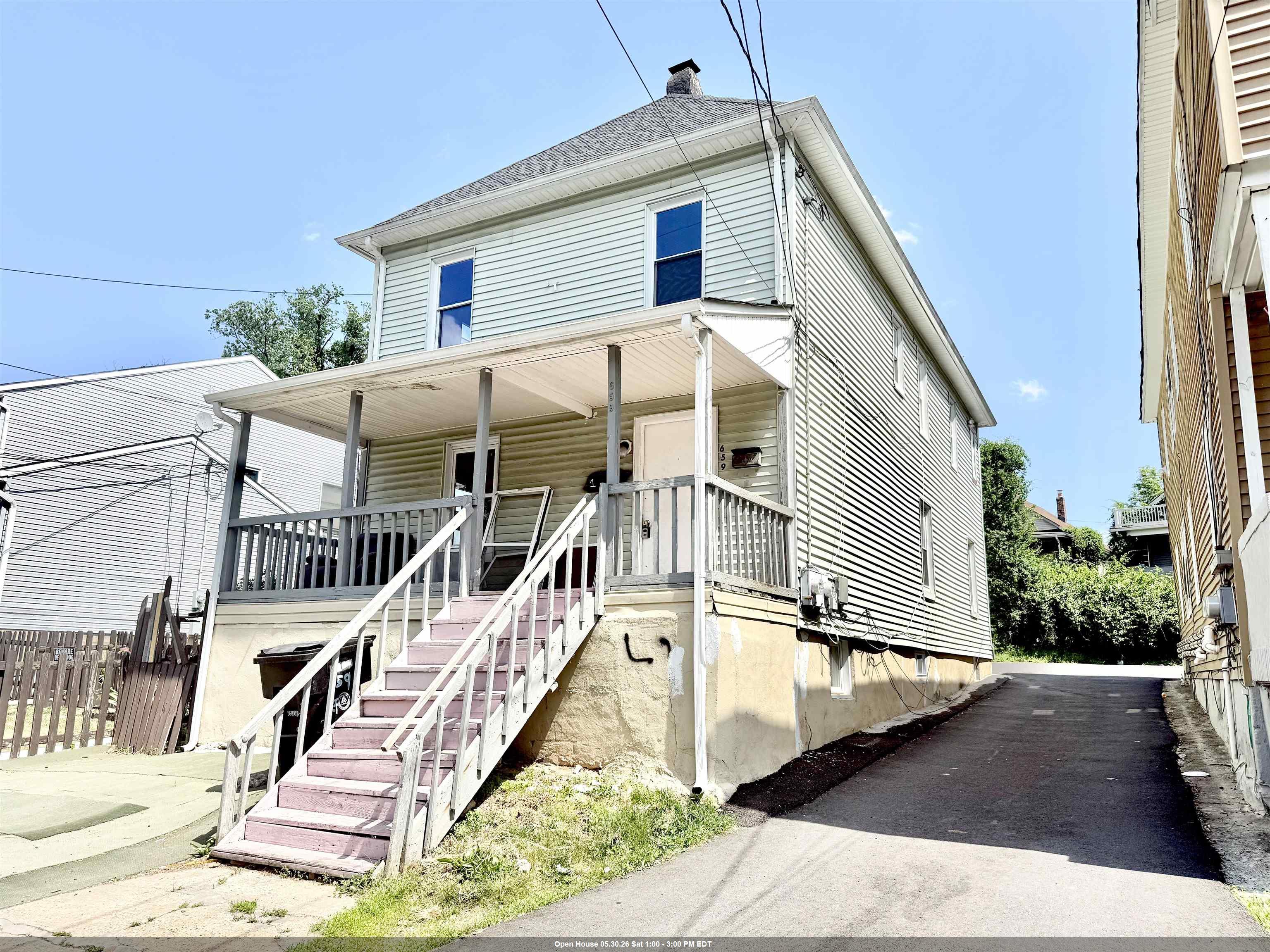 659 2ND ST - Photo 1