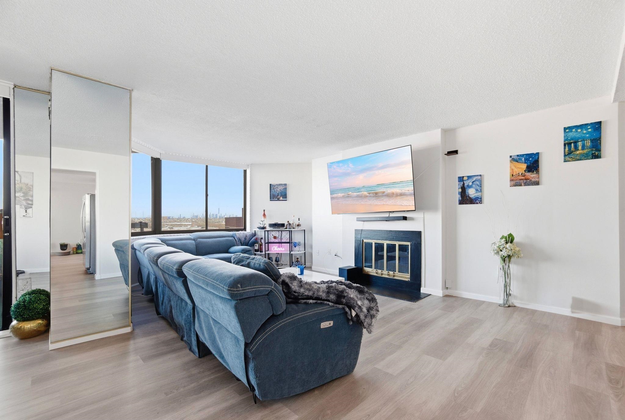 1633 HARMON COVE TOWER - Photo 5
