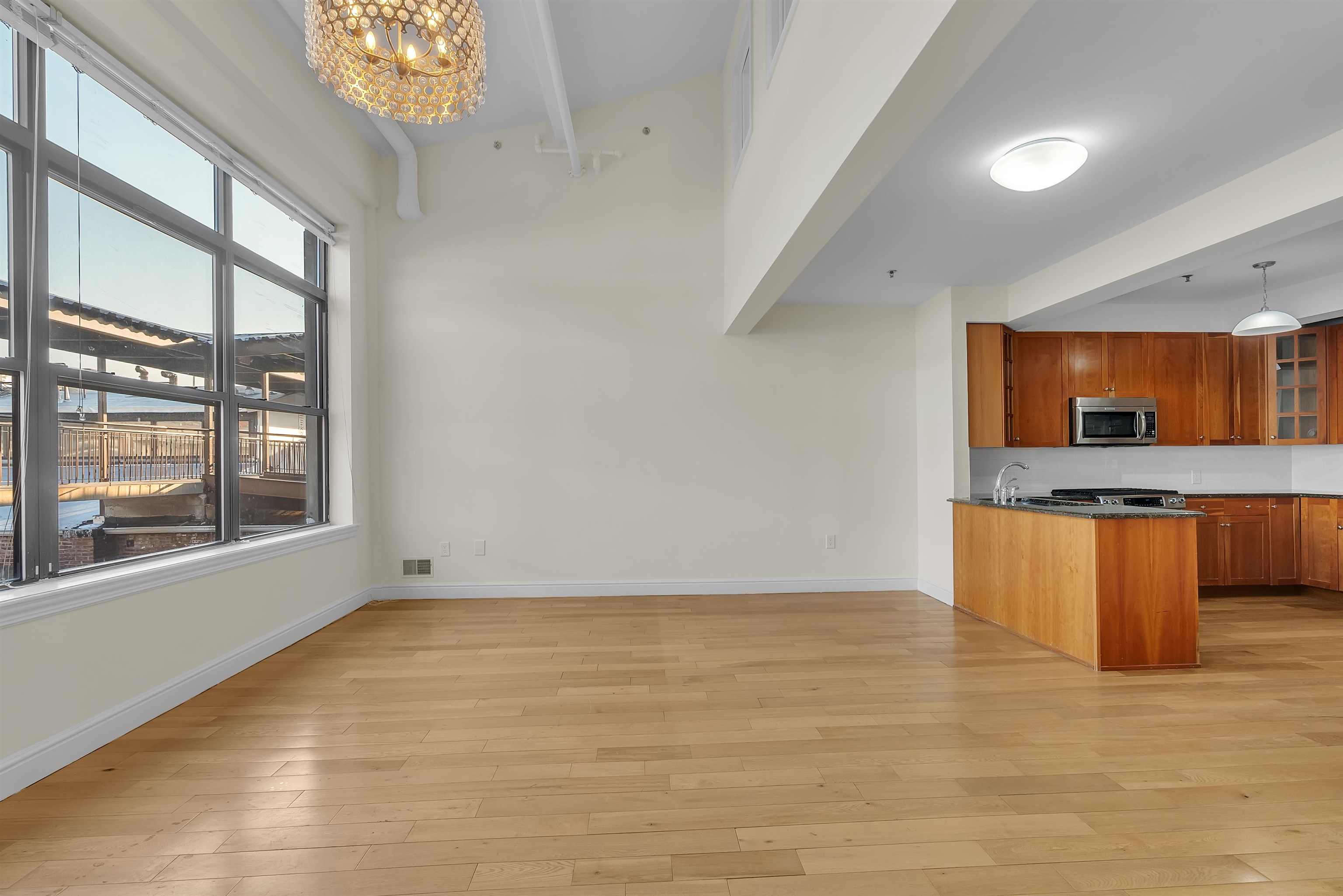 300 COMMUNIPAW AVE - Photo 4