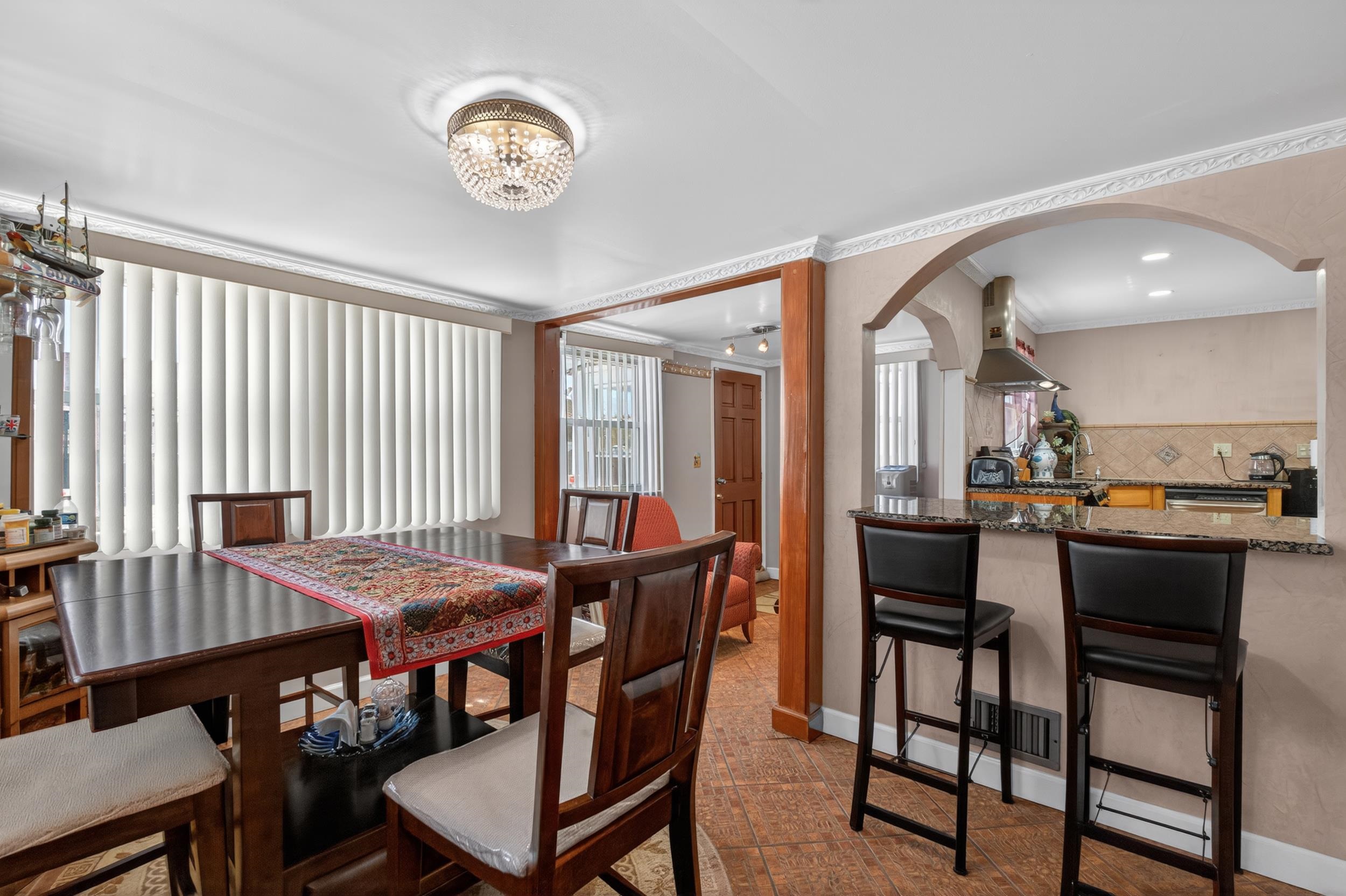 1319 LIBERTY AVE - Photo 5