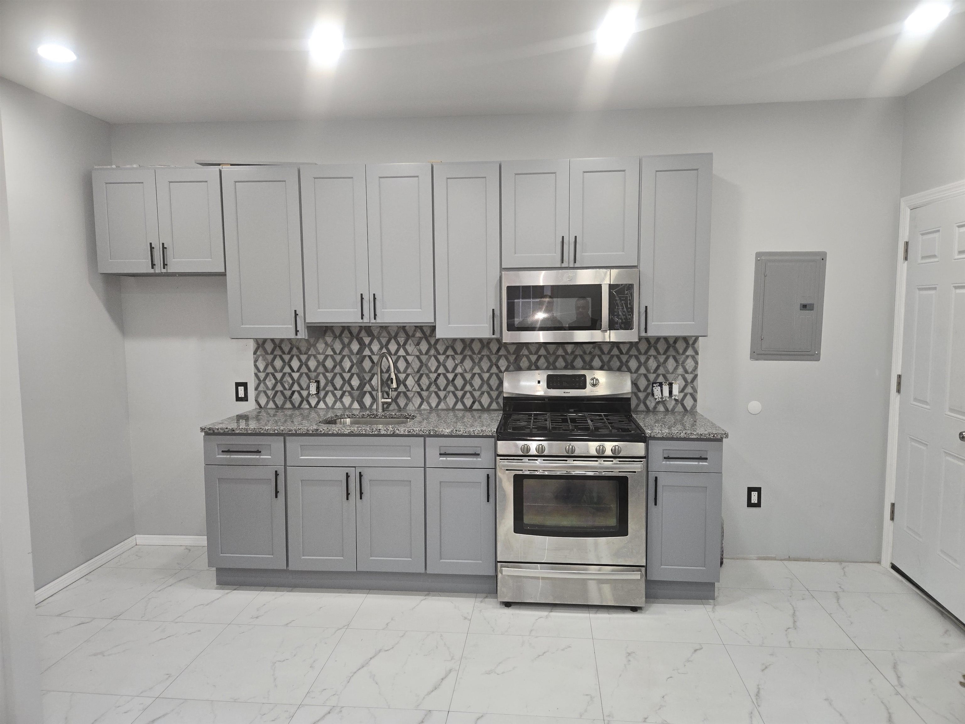 236 FULTON AVE - Photo 4