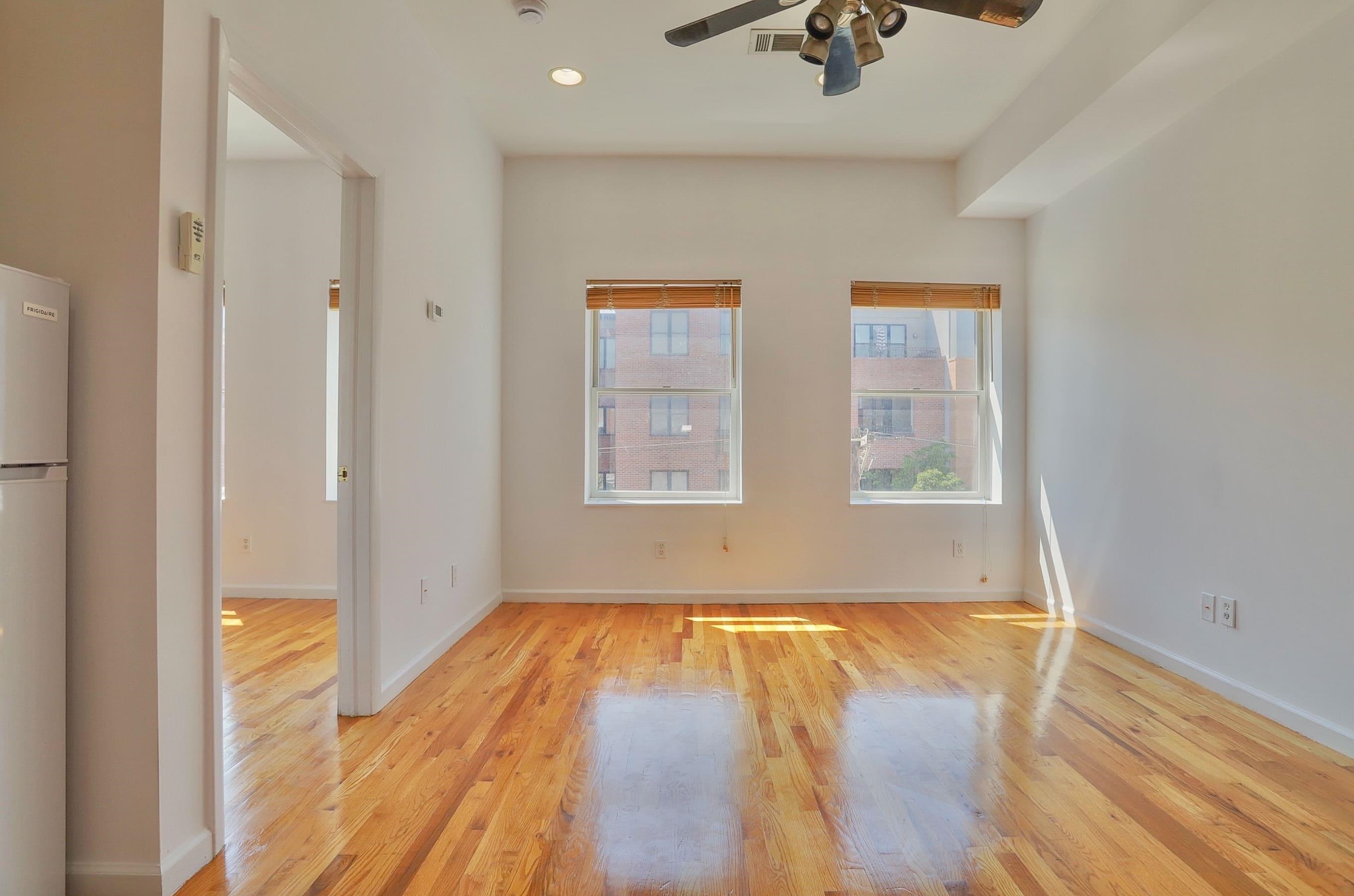 519 MONROE ST - Photo 2