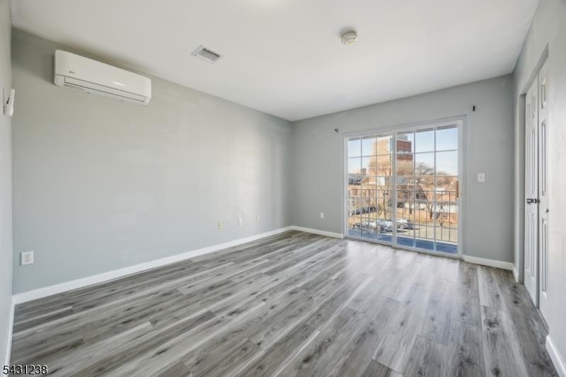 708 OCEAN AVE - Photo 2
