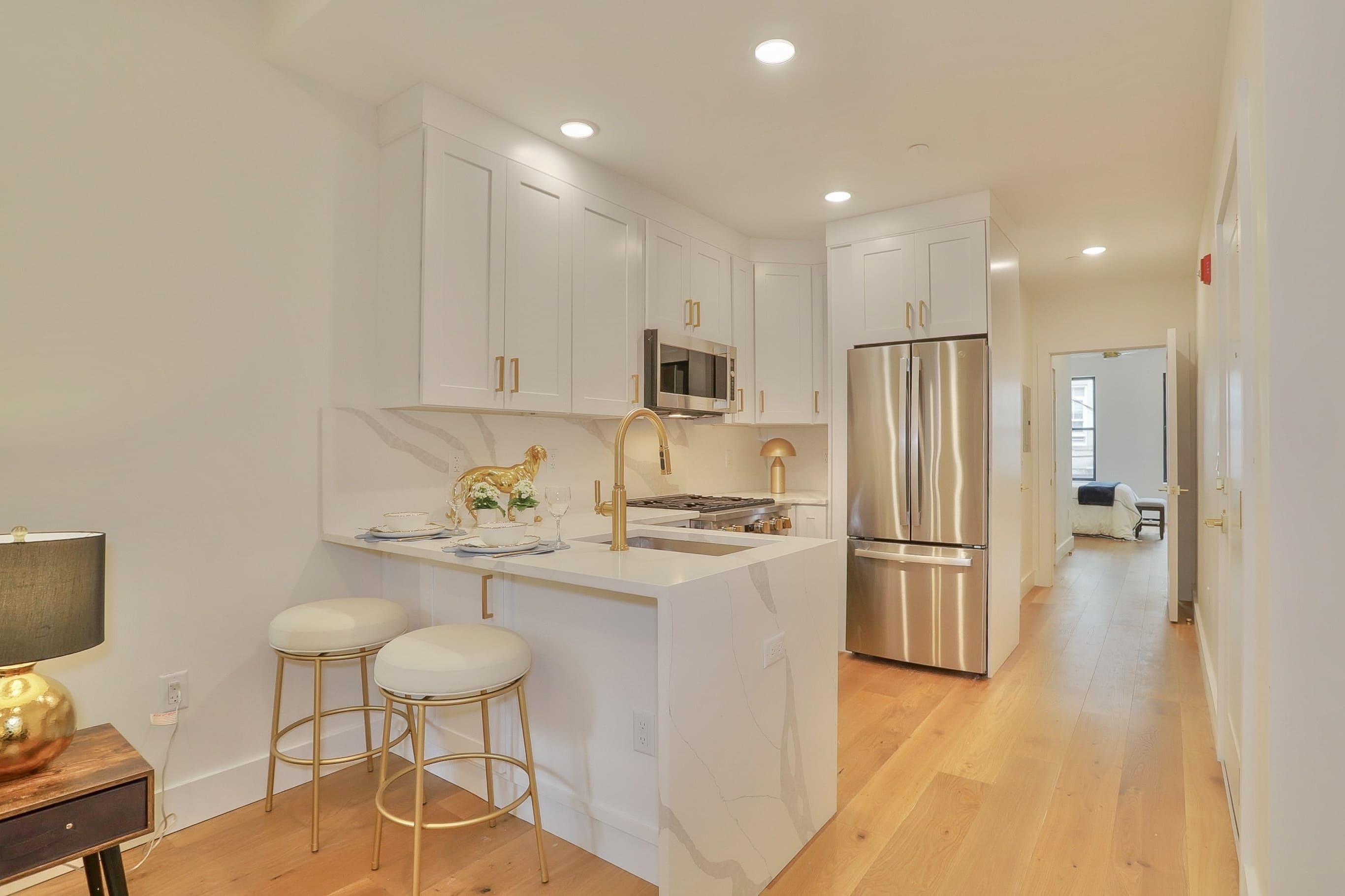 842 PARK AVE - Photo 5