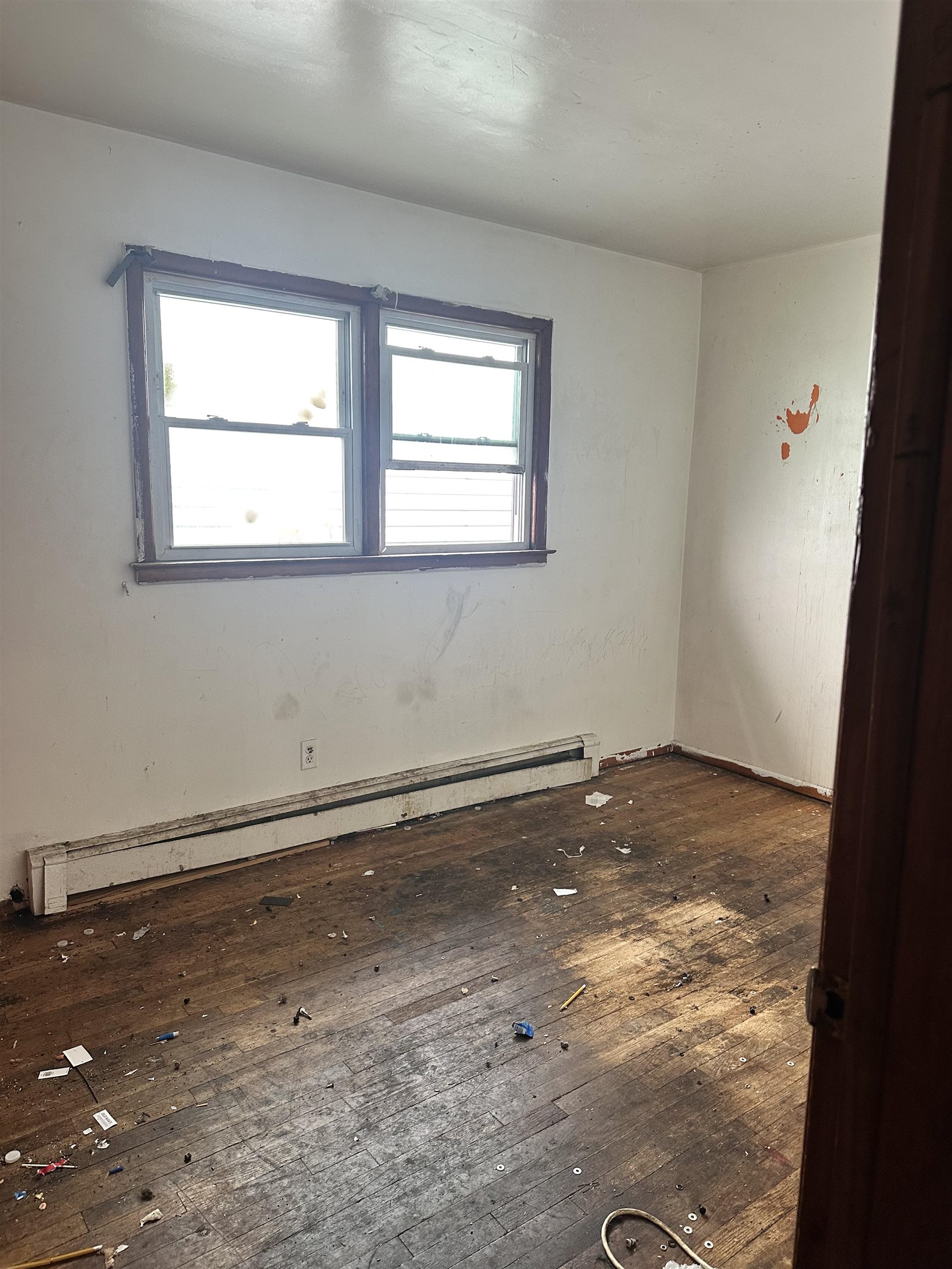 276 CHAPEL AVE - Photo 4