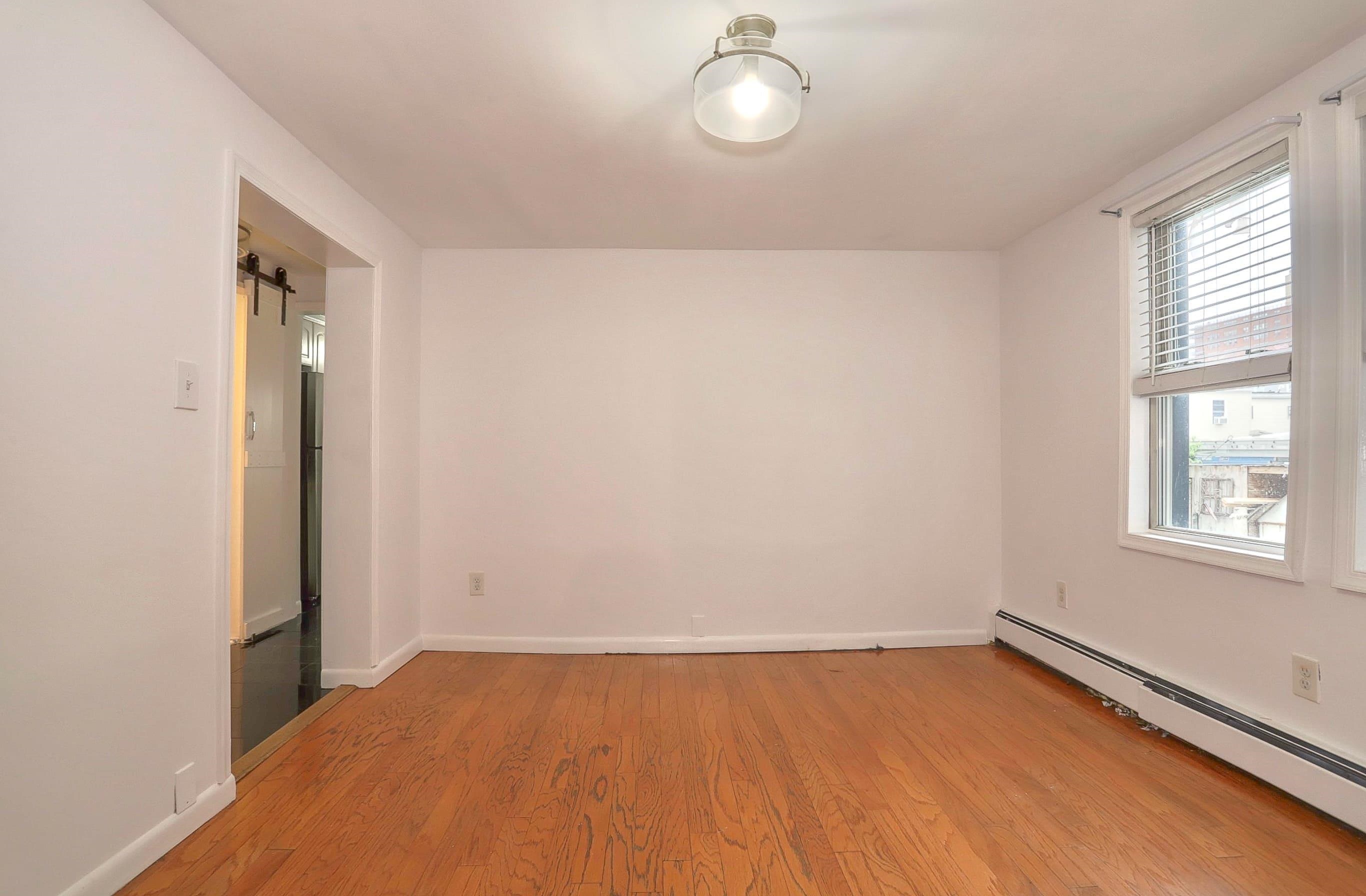 509 7TH ST - Photo 5