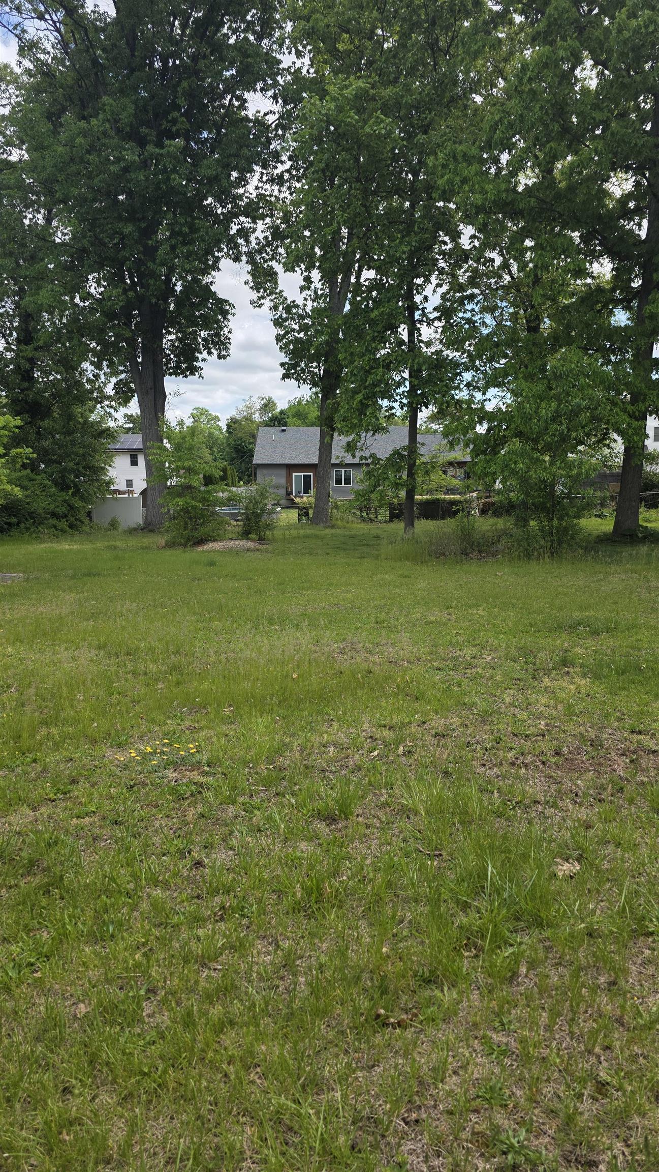 2401 HUDSON ST - Photo 4