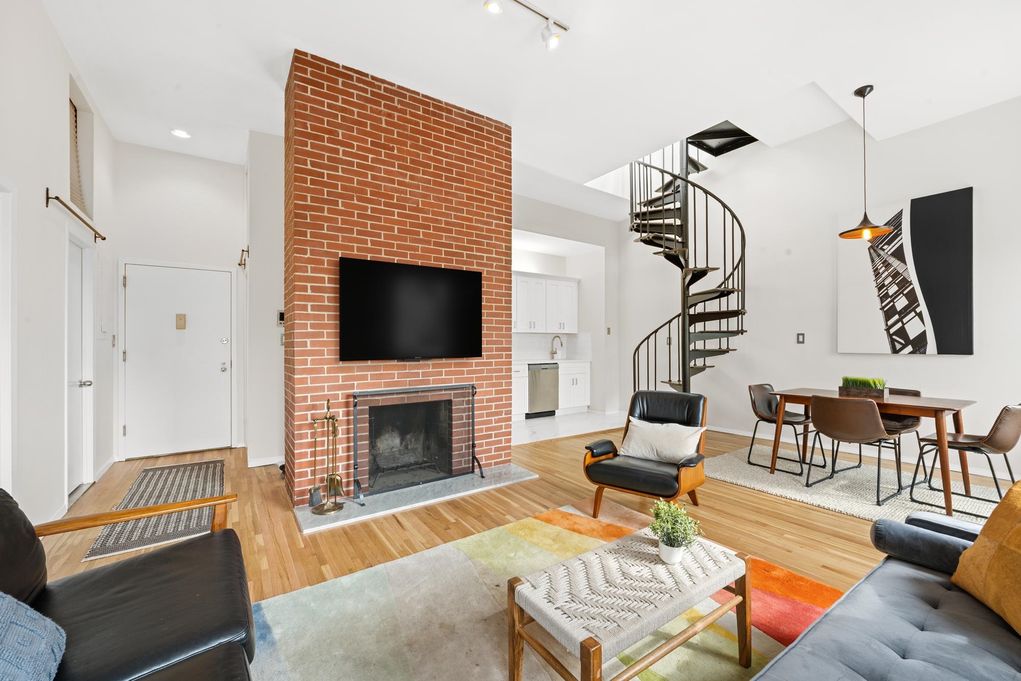 222 GRAND ST - Photo 2
