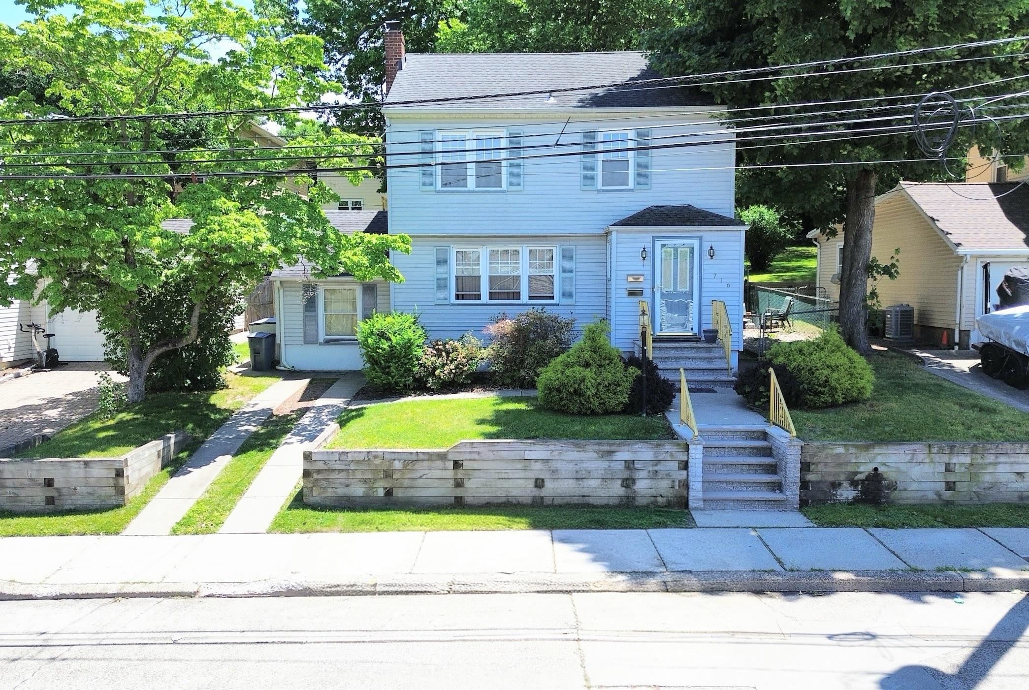 716 CHESTNUT ST - Photo 2