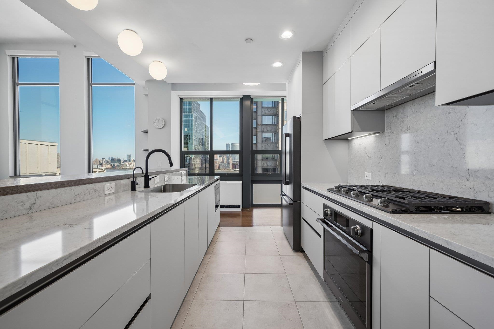 105 GREENE ST - Photo 4