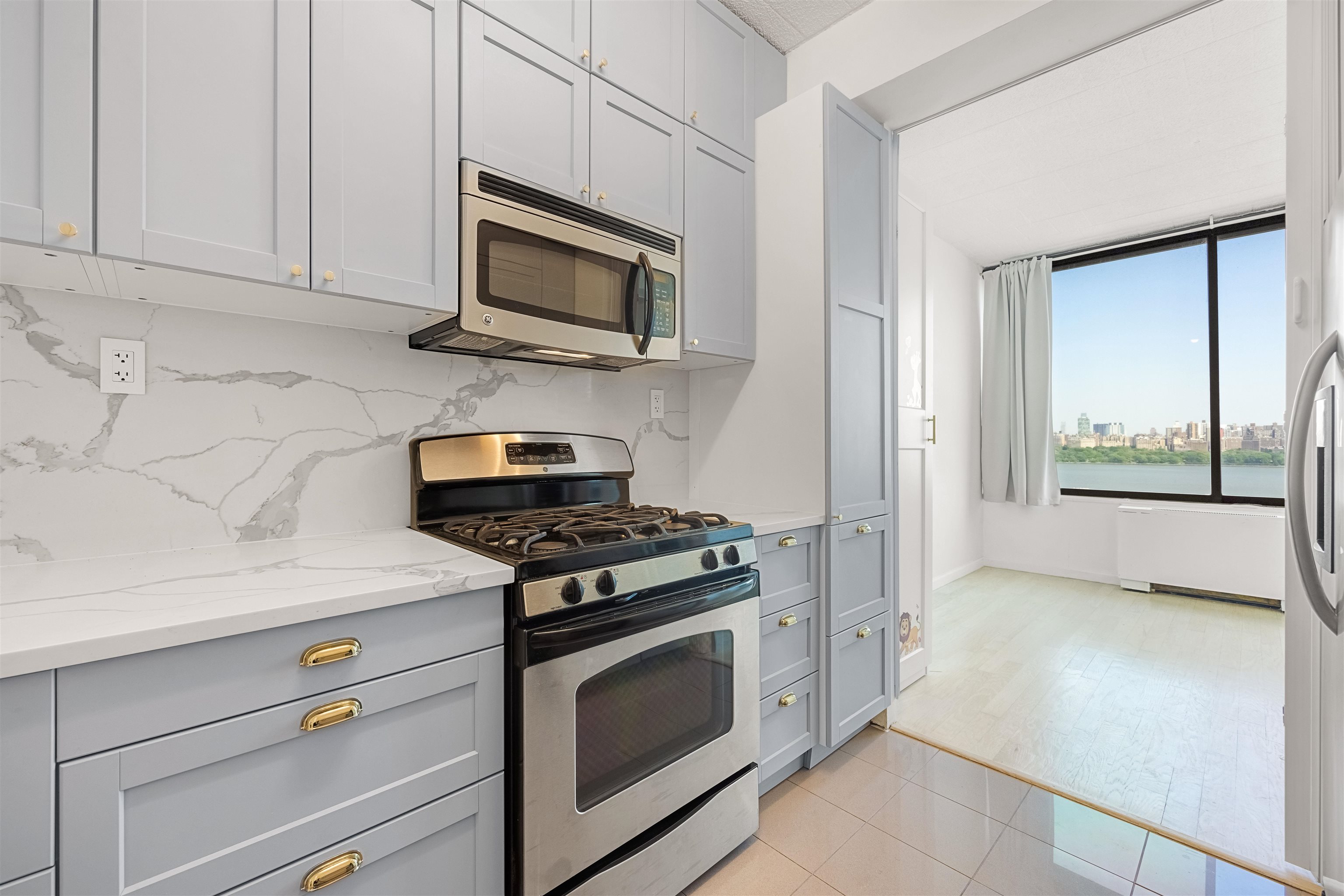 9060 PALISADE AVE - Photo 3