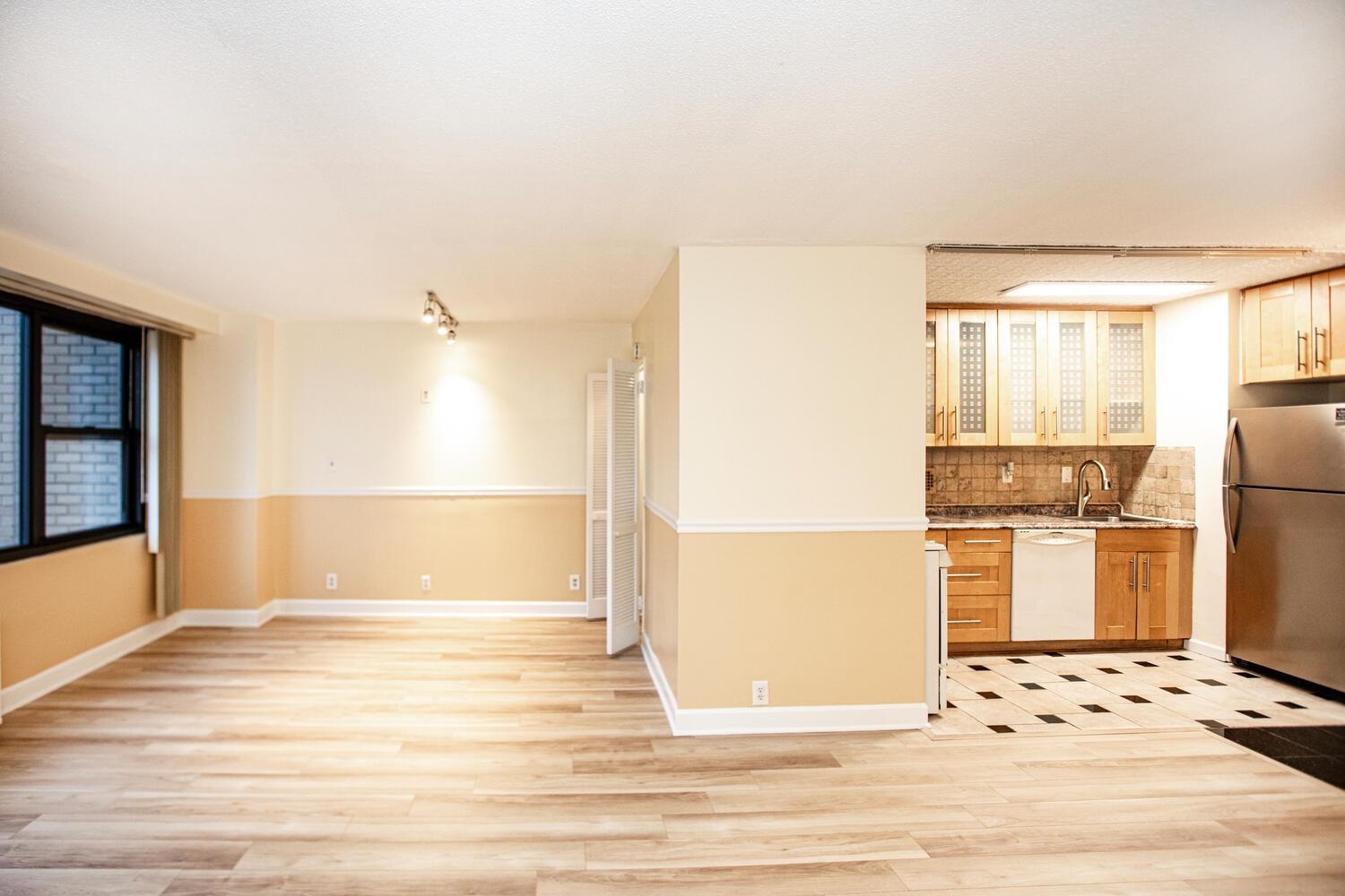 201 ST PAULS AVE #4W