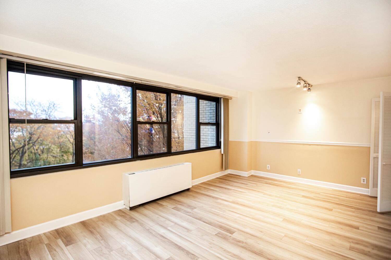 201 ST PAULS AVE #4W
