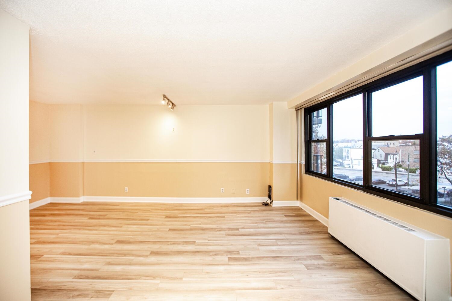 201 ST PAULS AVE #4W