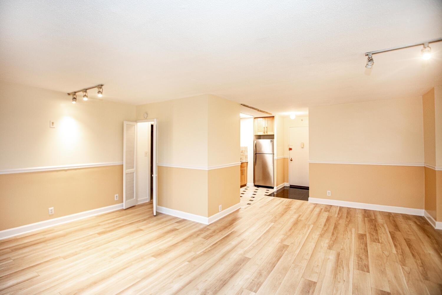 201 ST PAULS AVE #4W