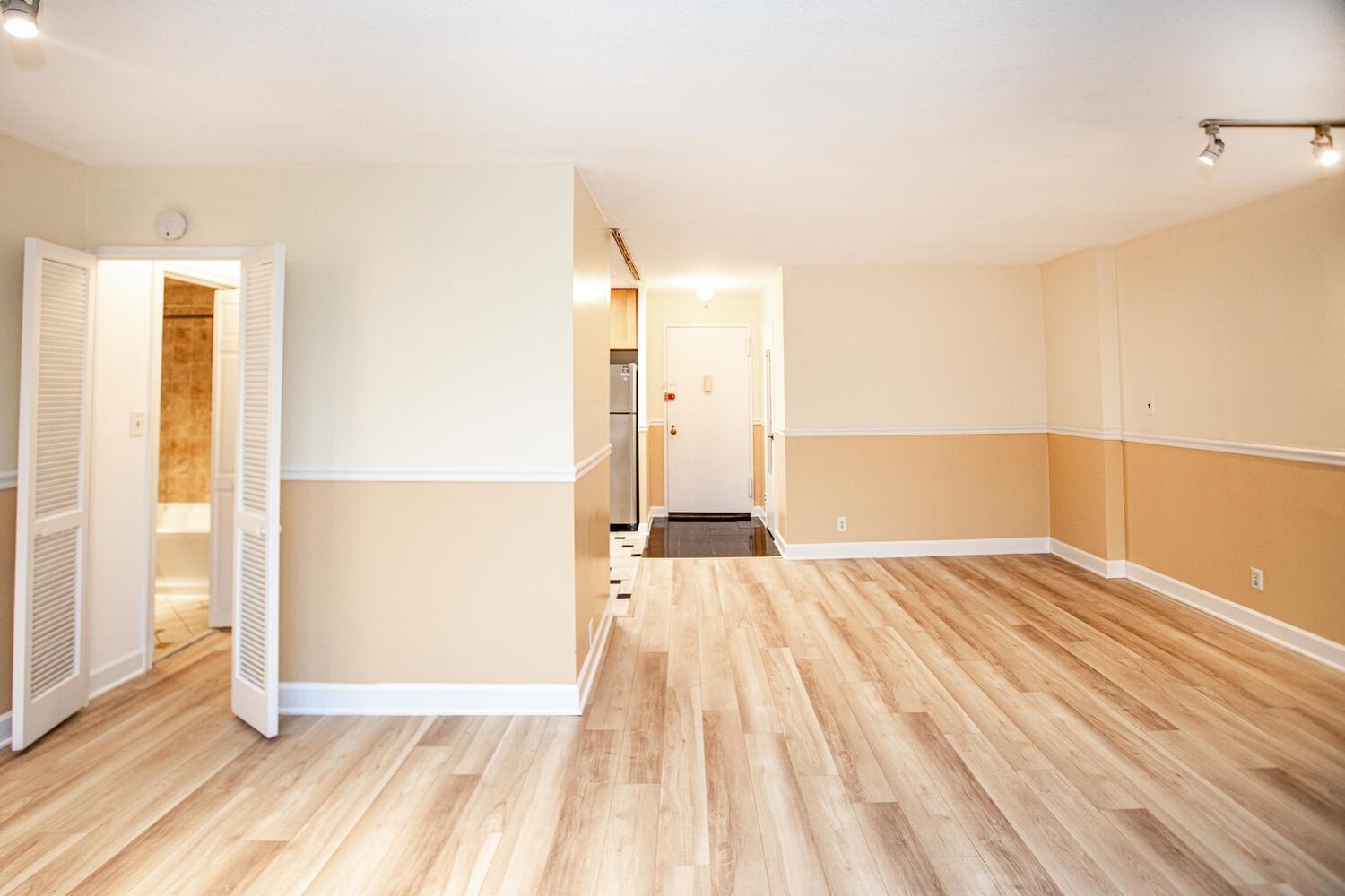 201 ST PAULS AVE #4W